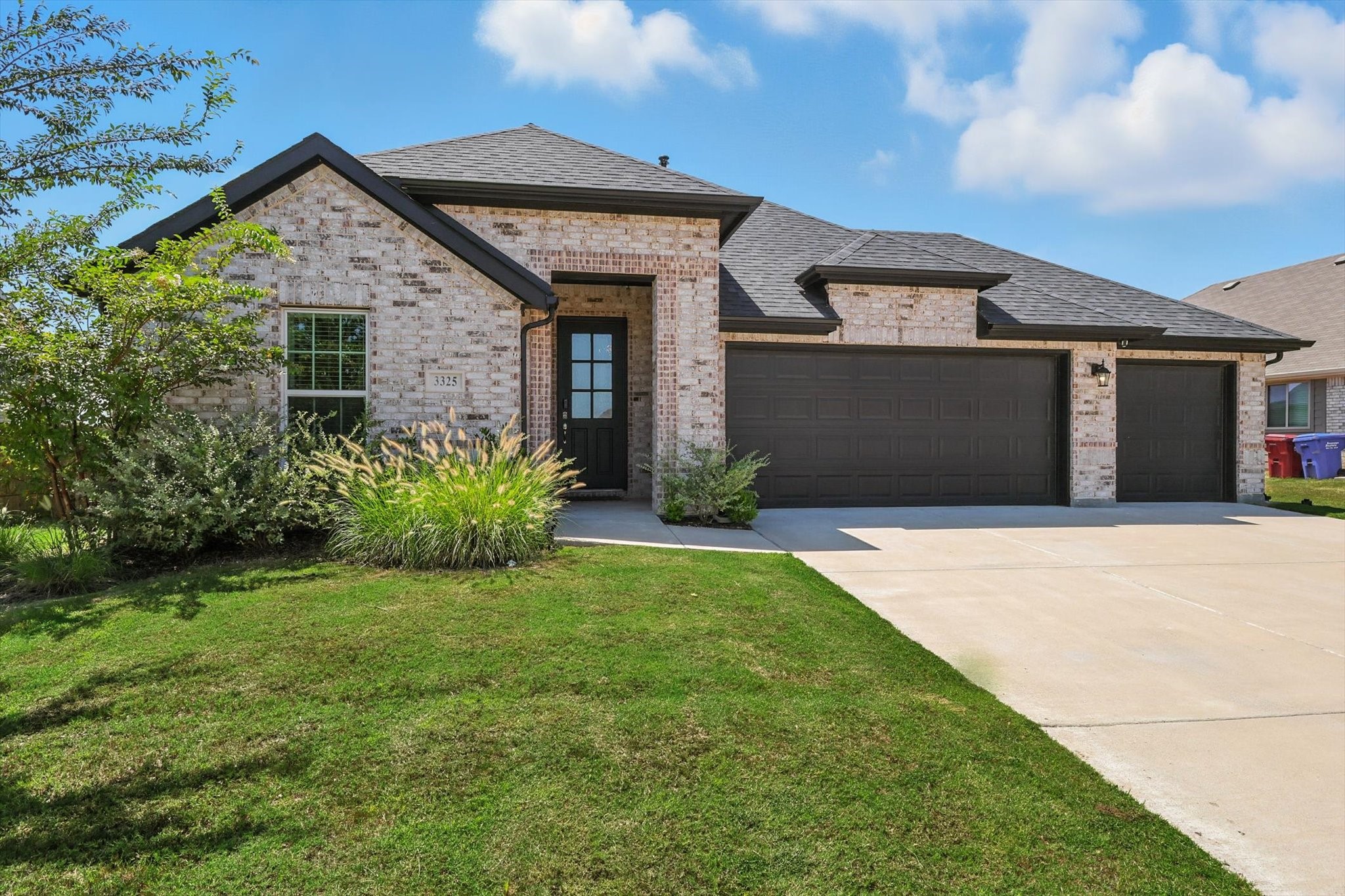 3325 Woodland
