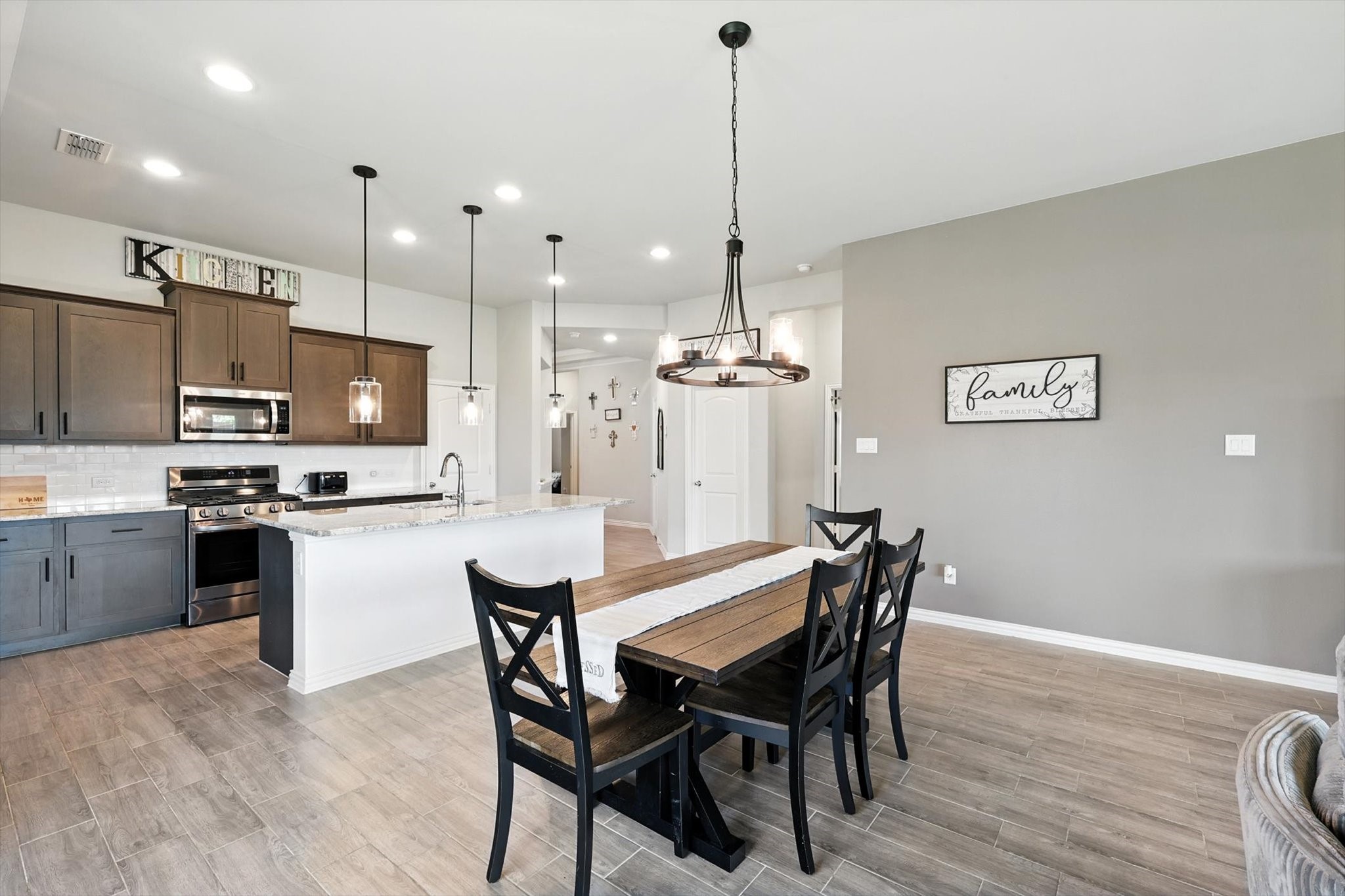 3325 Woodland