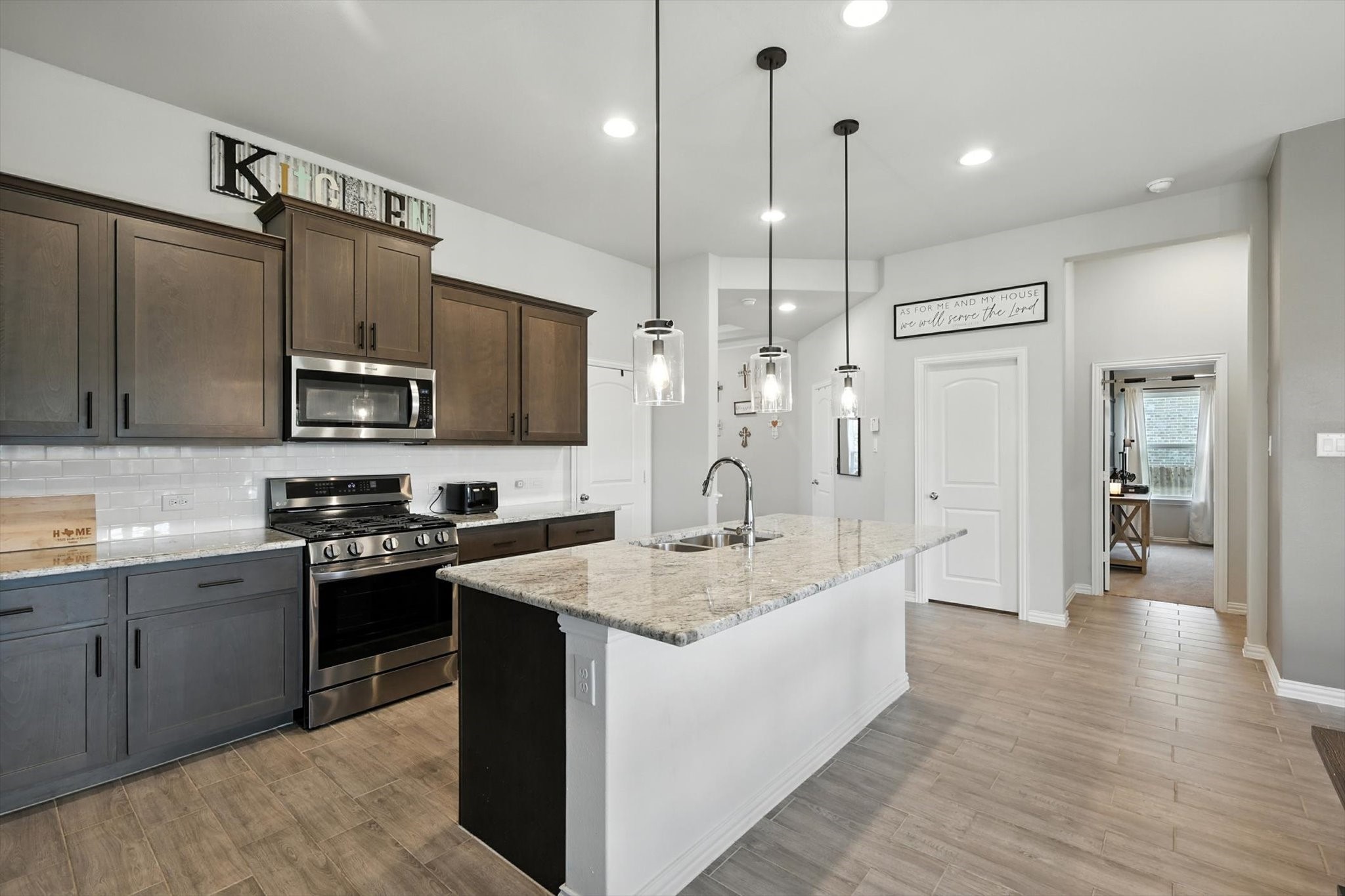 3325 Woodland
