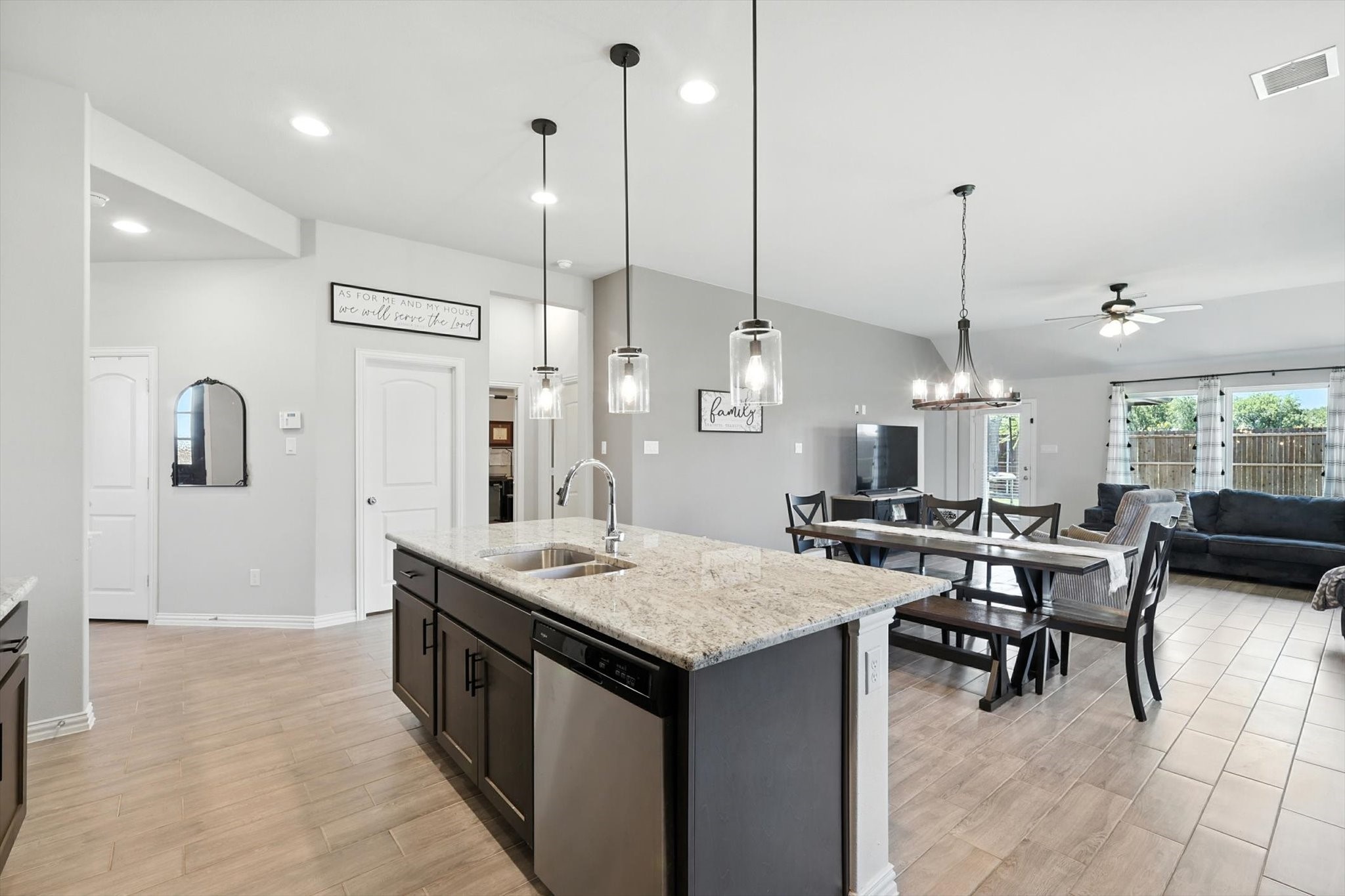 3325 Woodland
