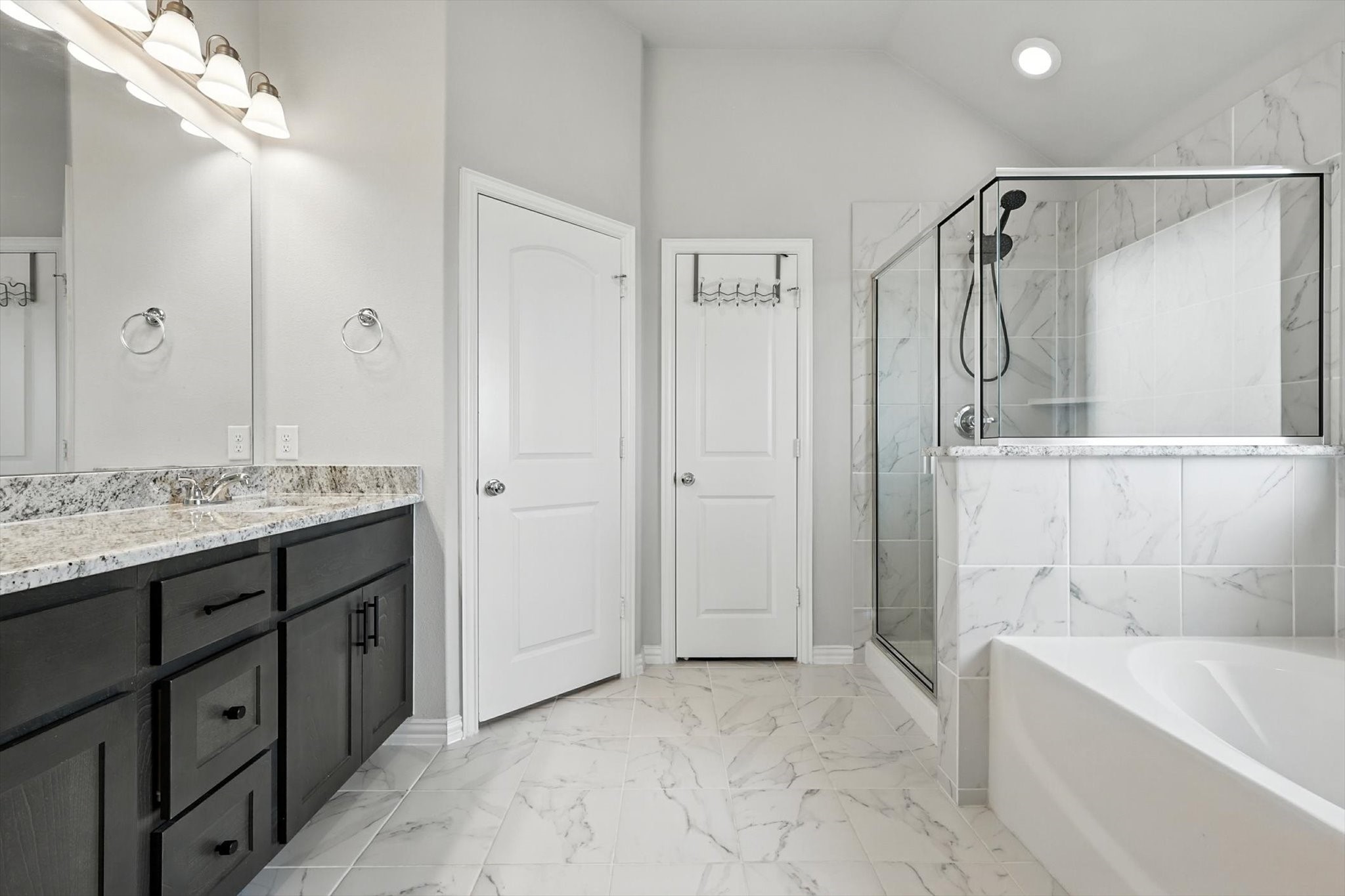 3325 Woodland