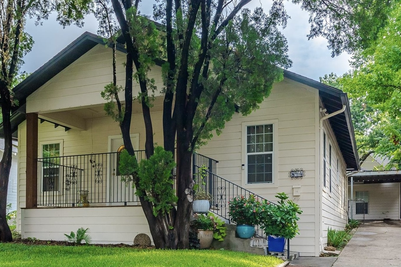 814 Cameron Avenue