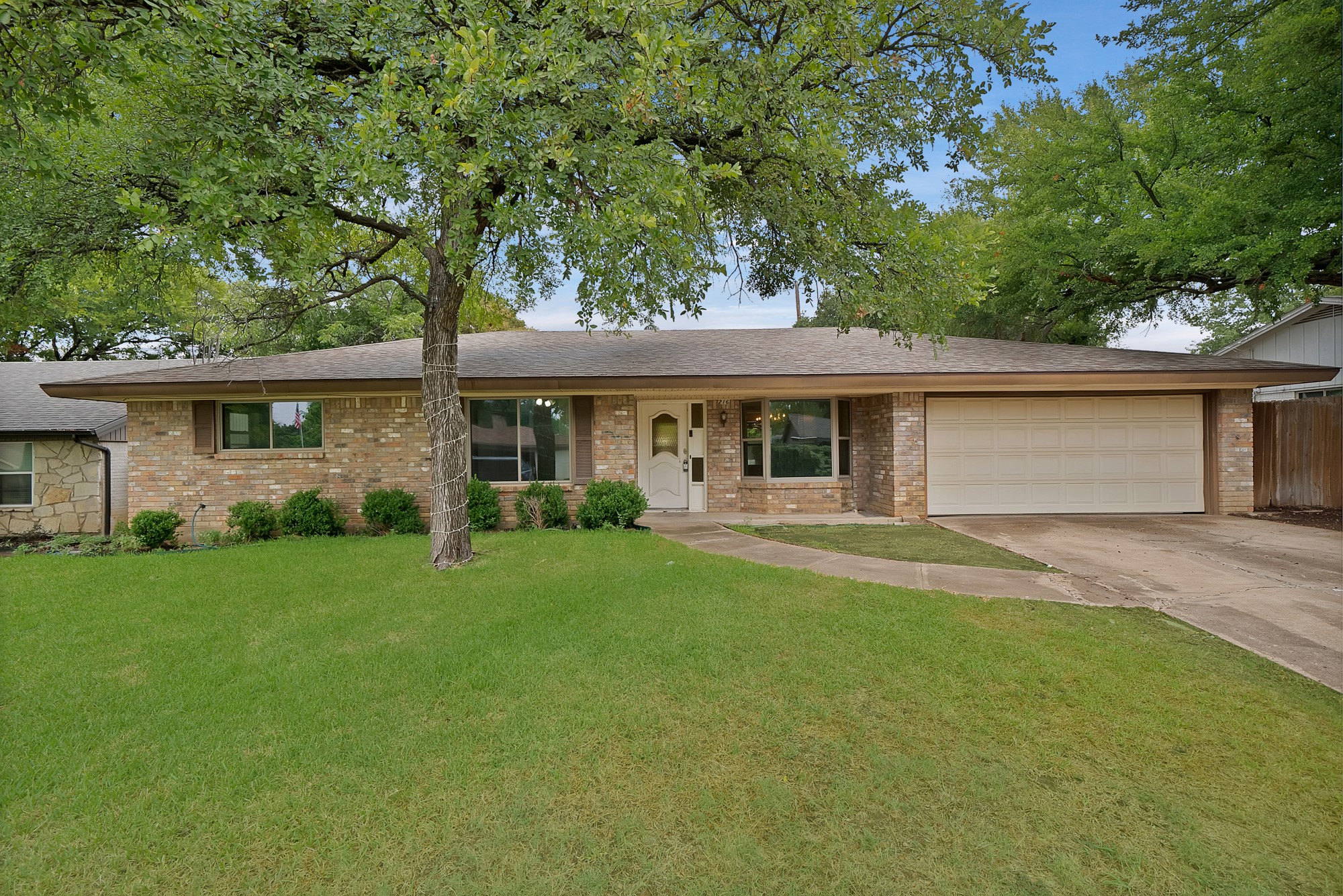 216 Shady Lake Drive