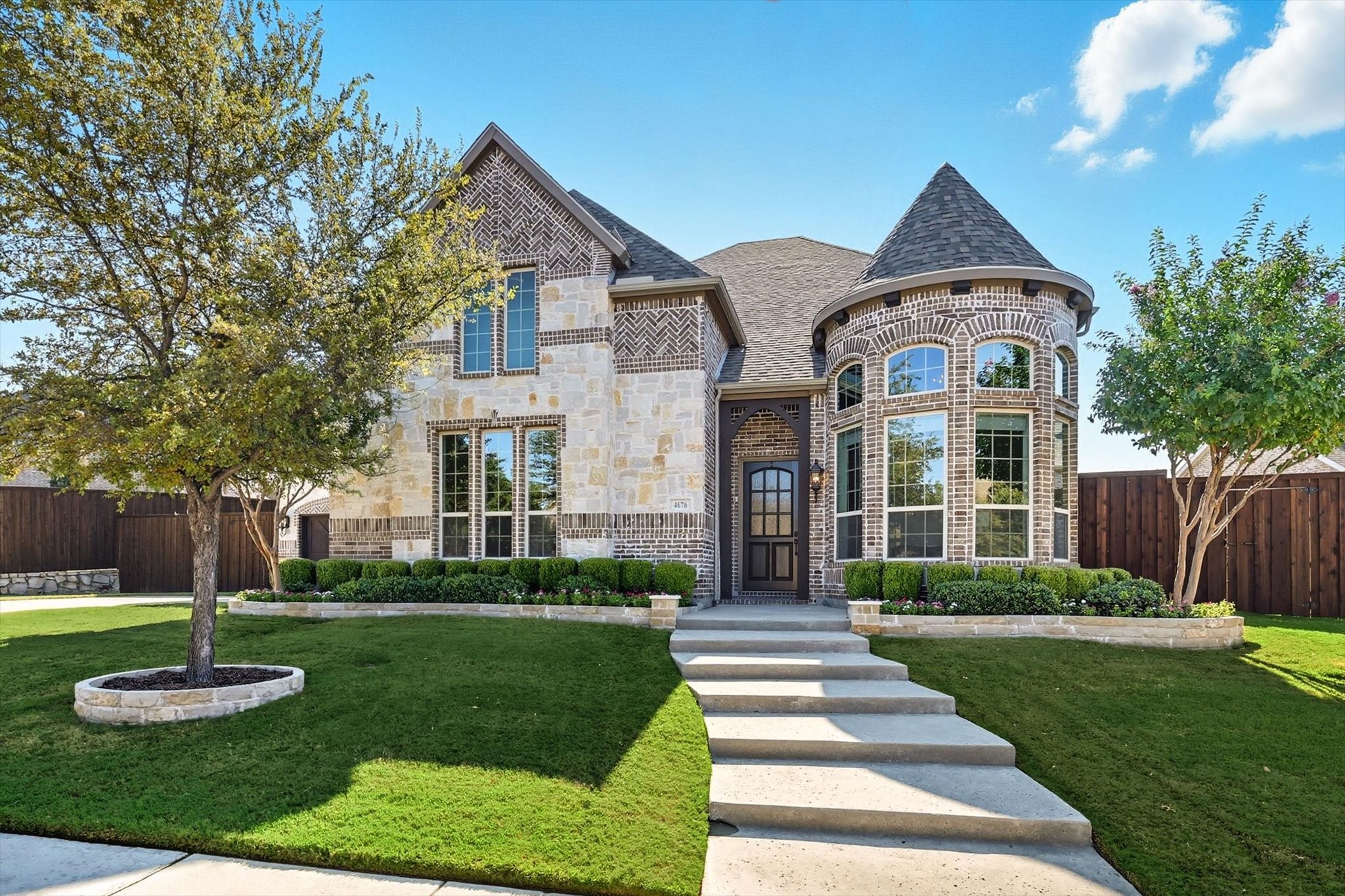 4676 Maverick Way