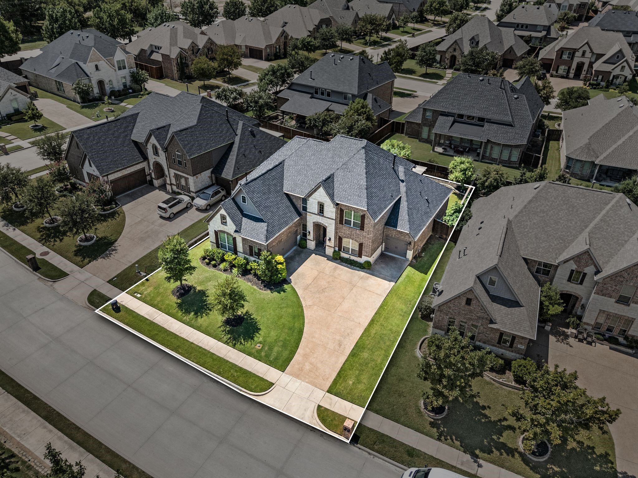 2822 Balmoral Drive