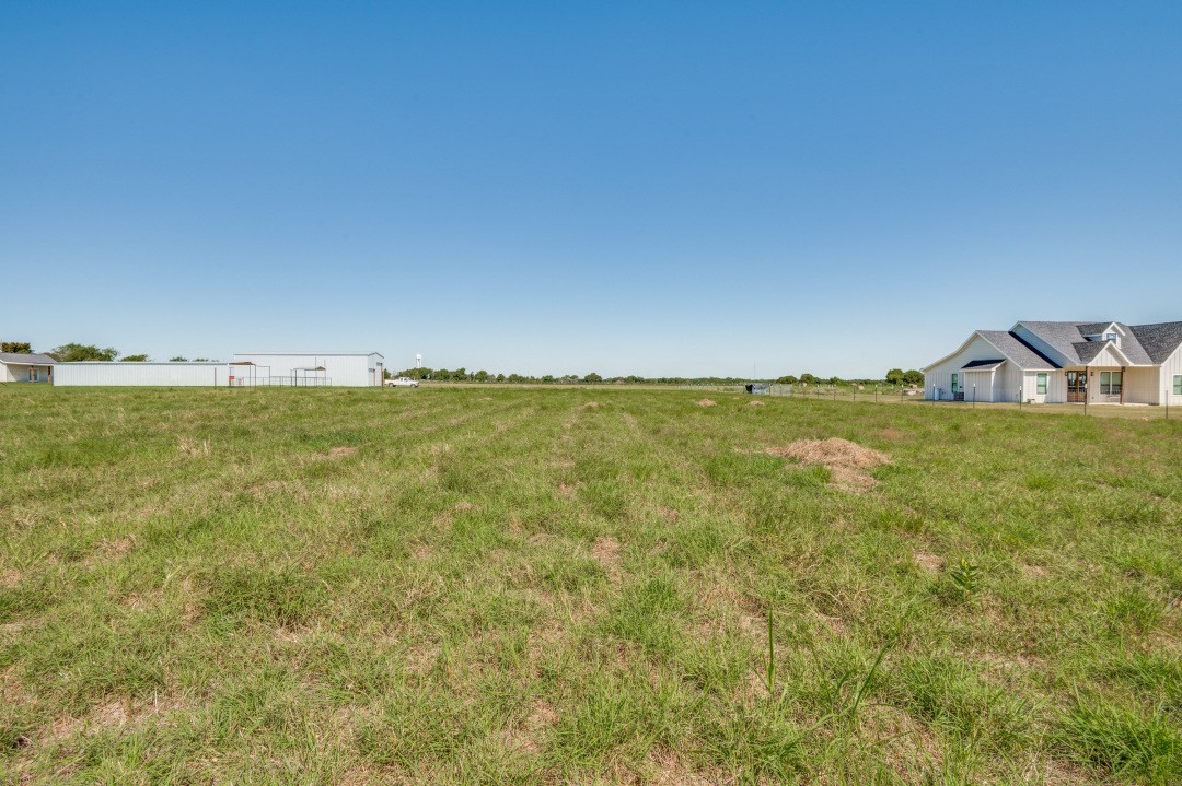 325 E Pecan Tree Road