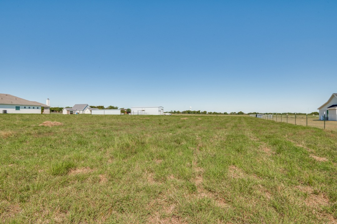 325 E Pecan Tree Road