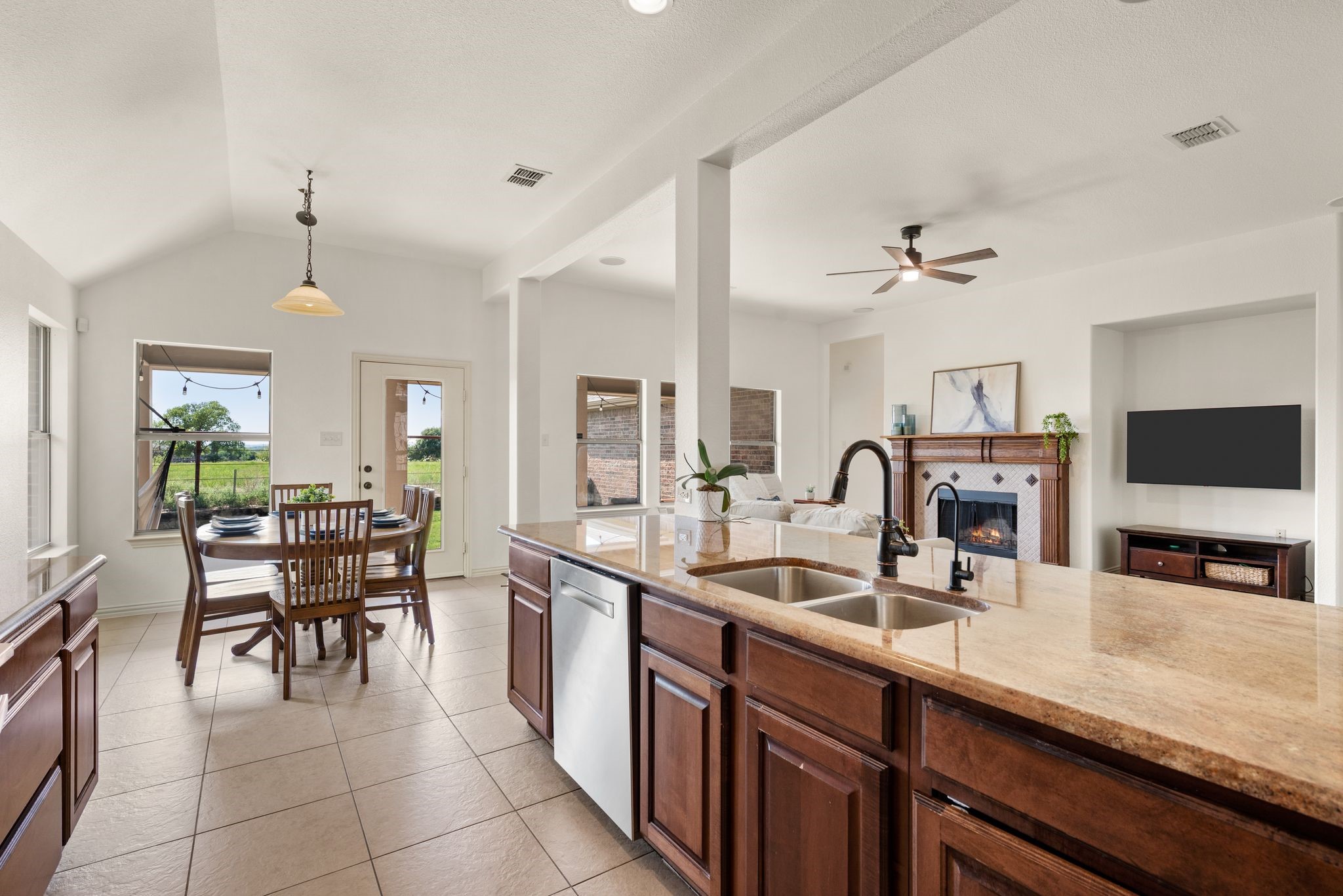 15125 Seventeen Lakes Boulevard