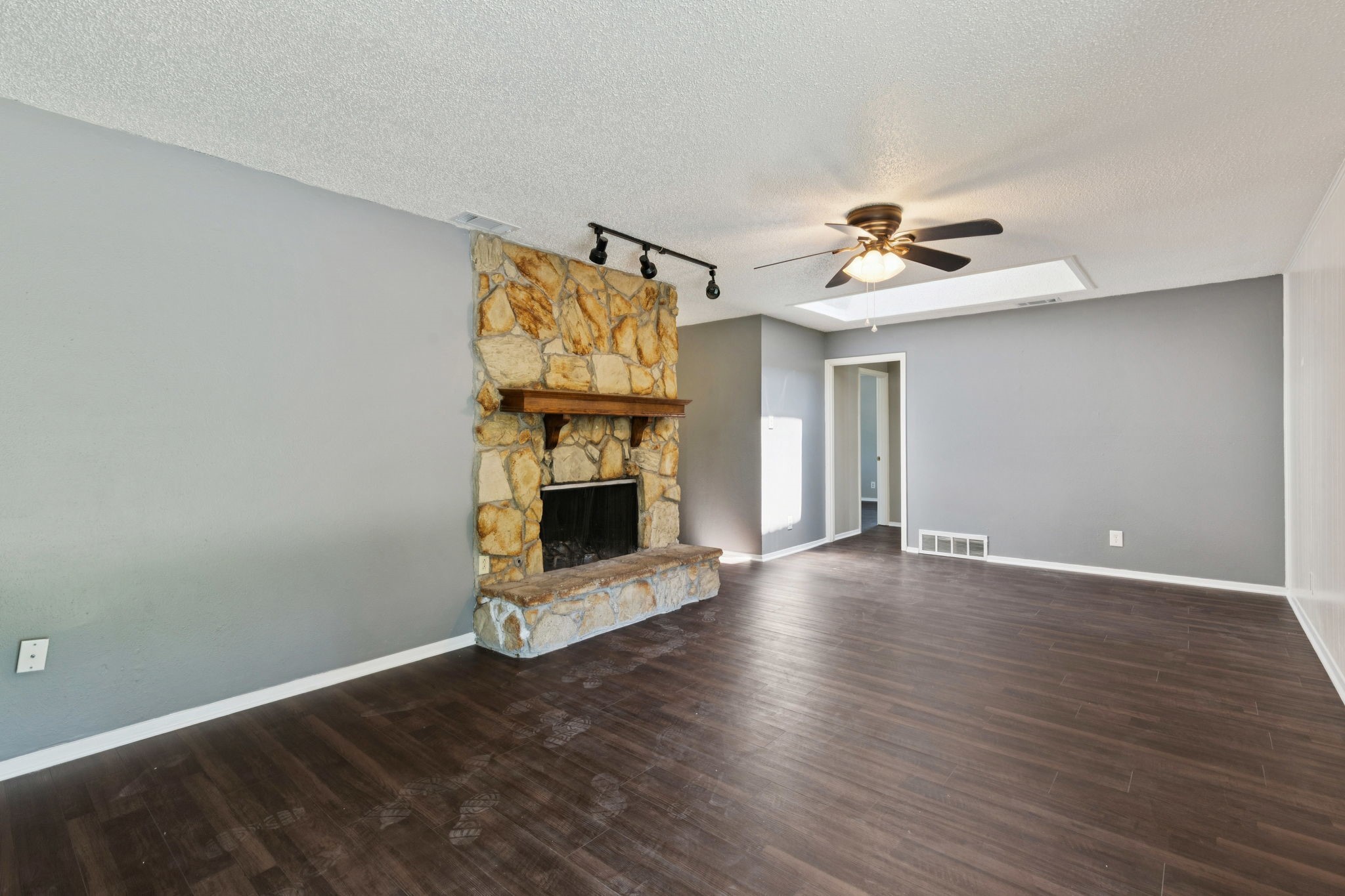 2124 Stonehenge Drive