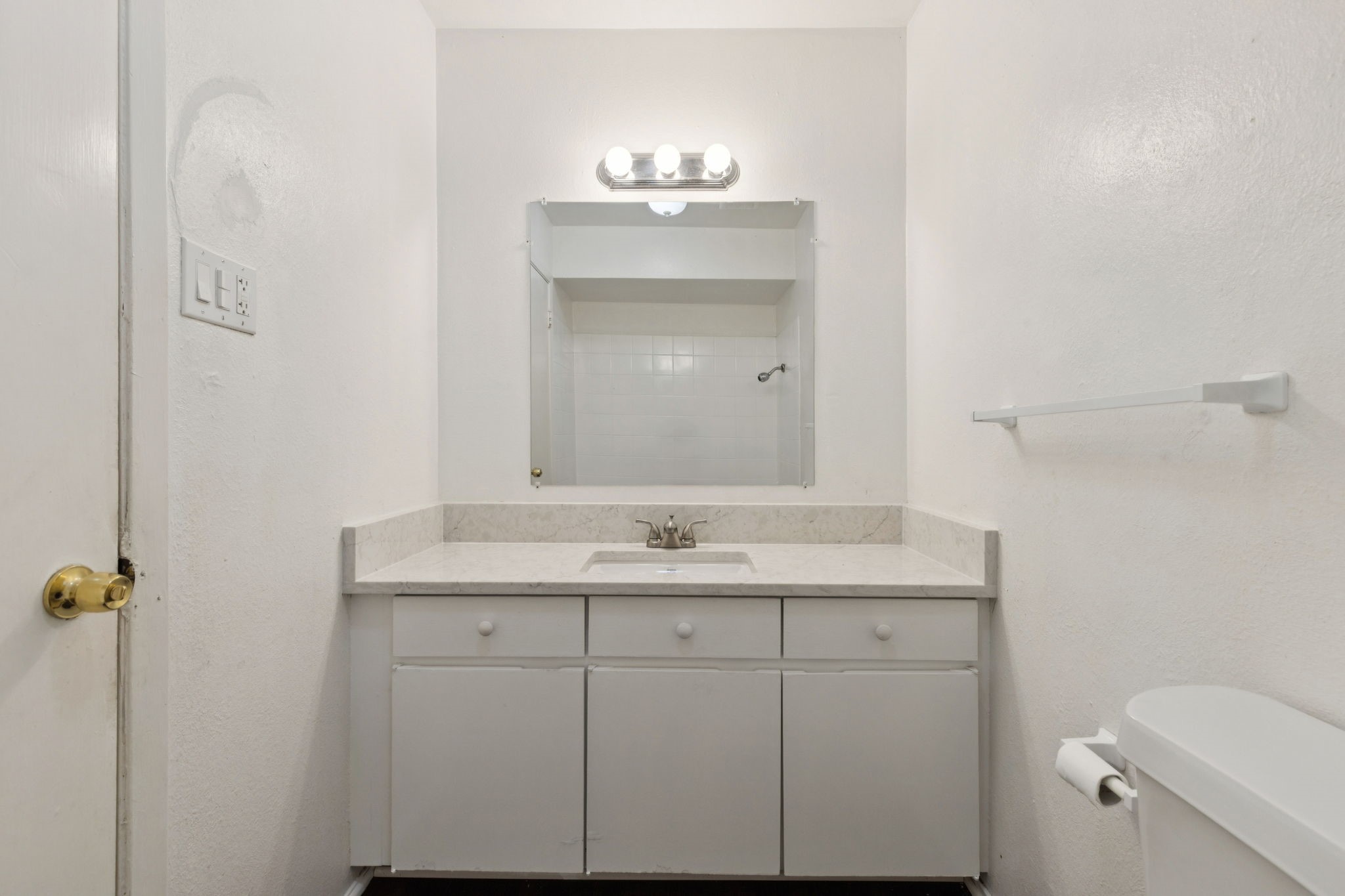 2124 Stonehenge Drive