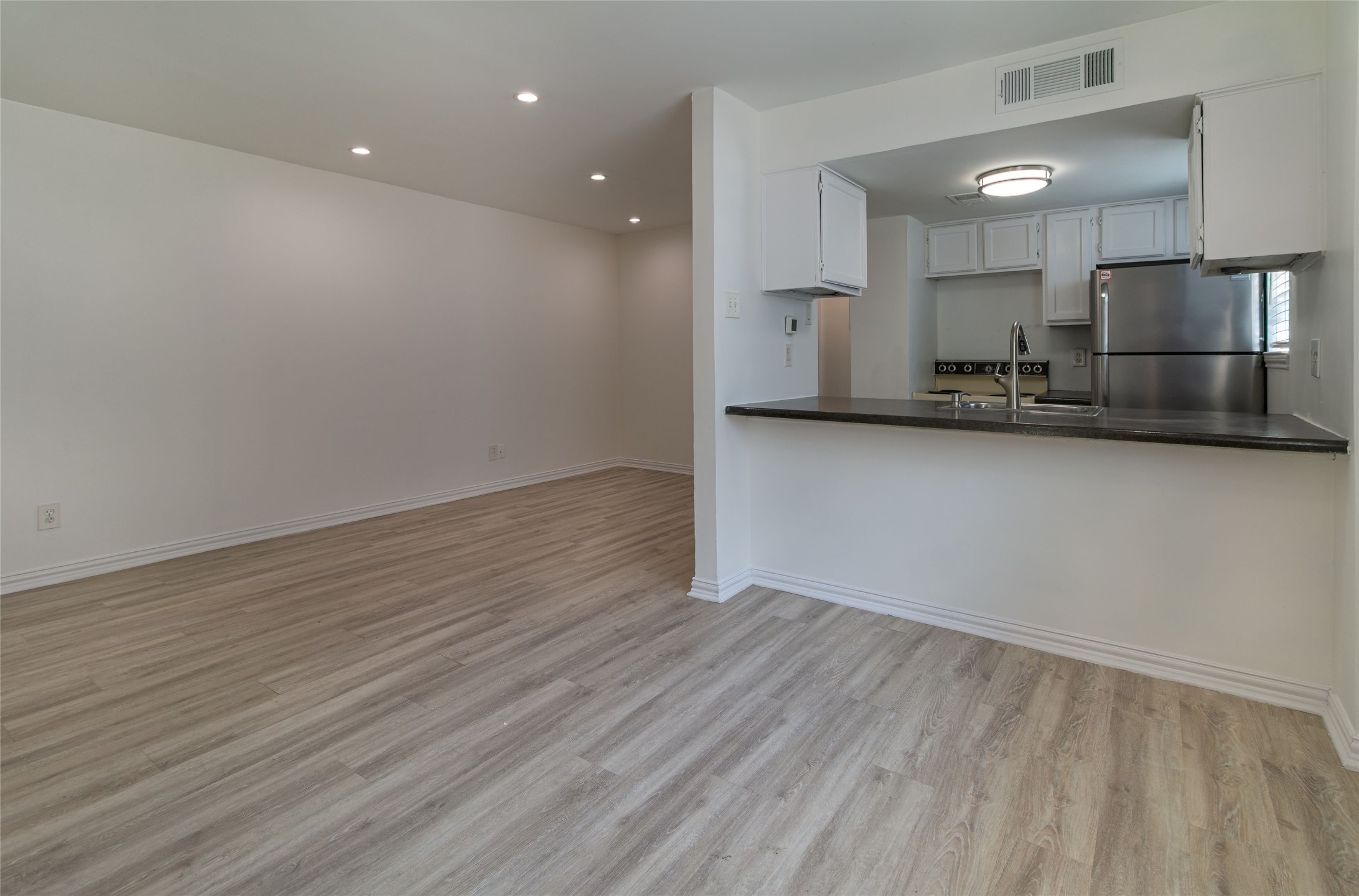 9520 Royal Lane 110