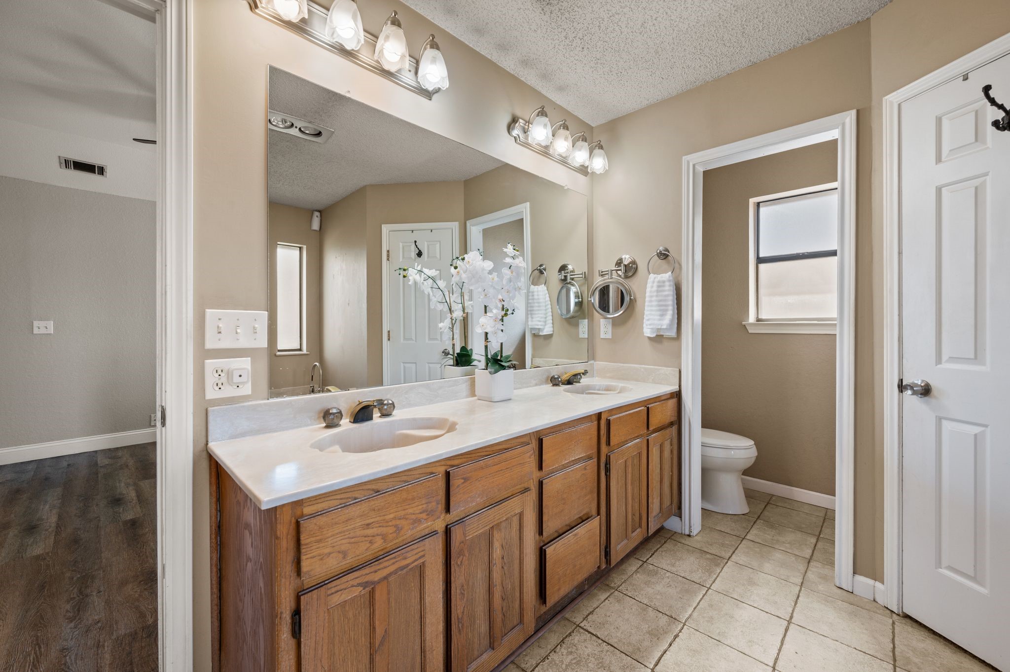 760 Santa Fe Trail