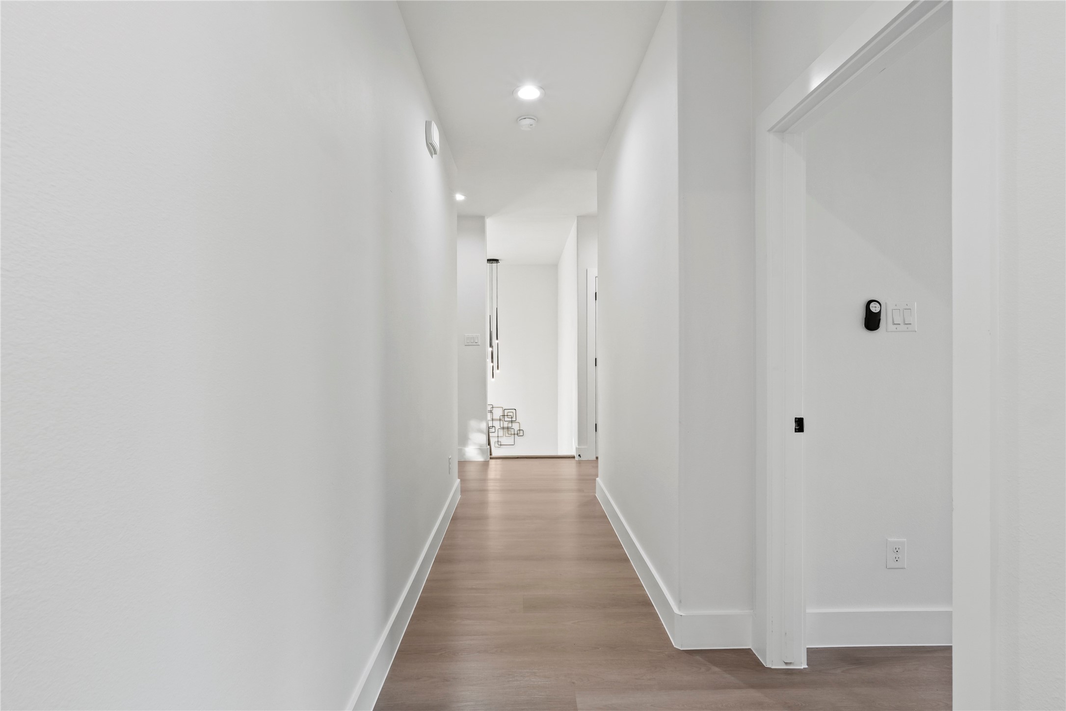 2219 W Lovers Lane