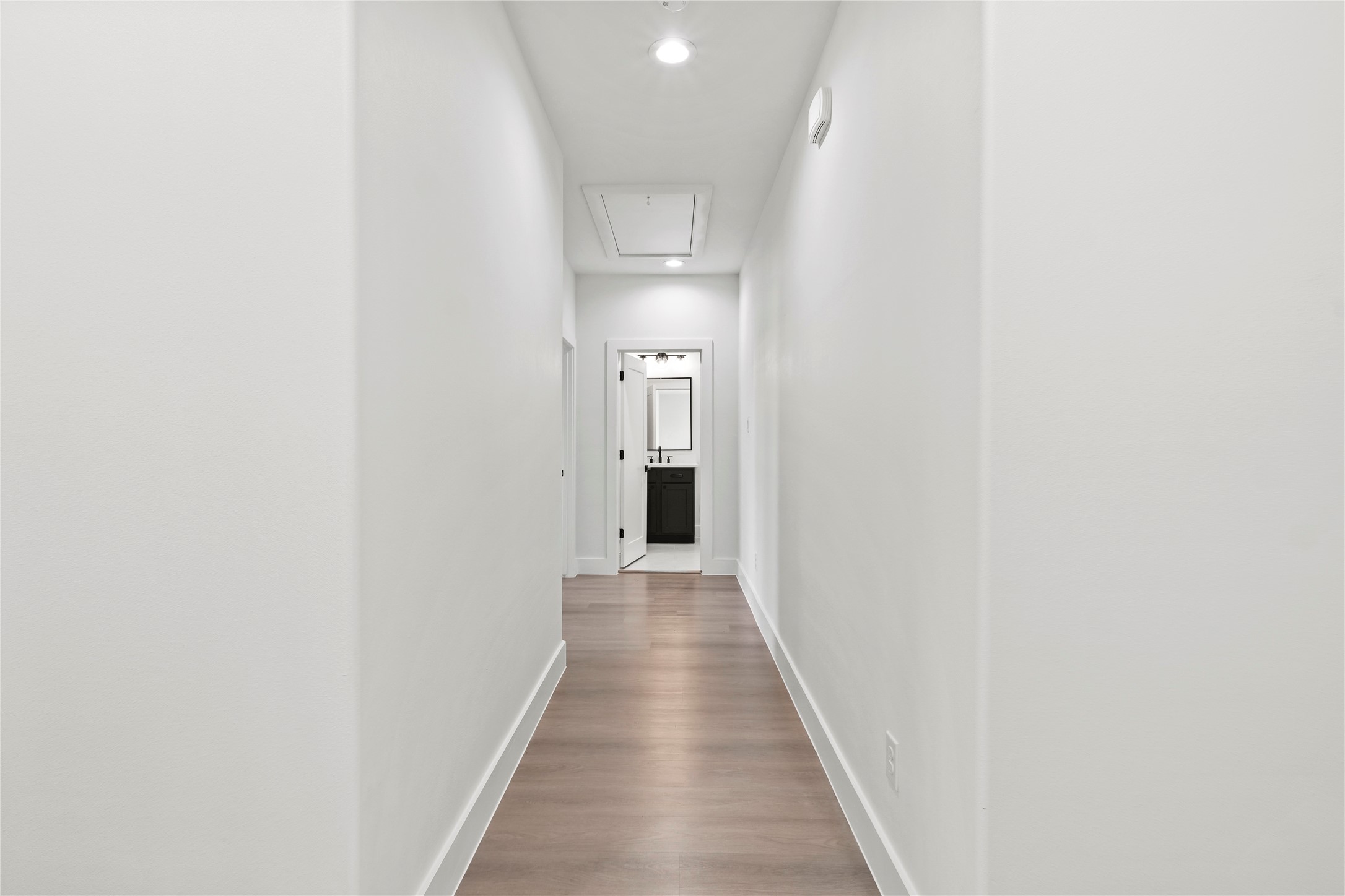 2219 W Lovers Lane