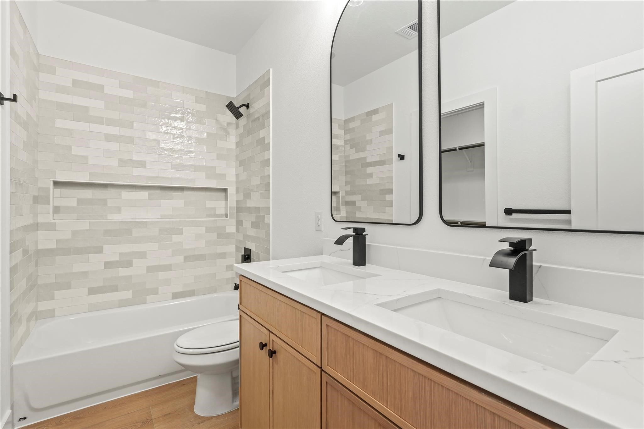 3521 S Harwood Street