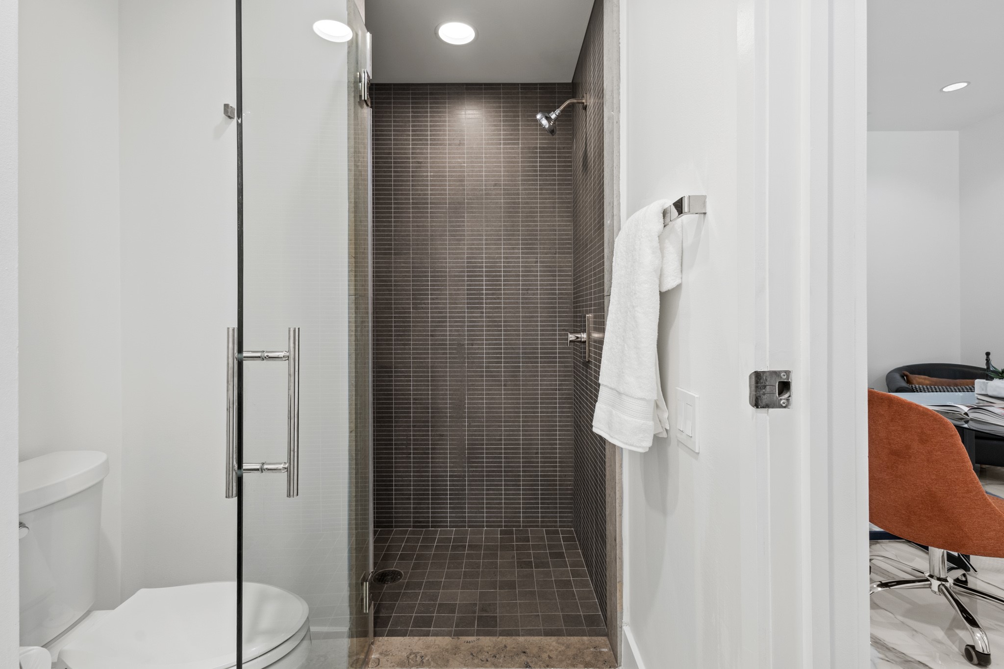 2408 Victory Park Lane 1140