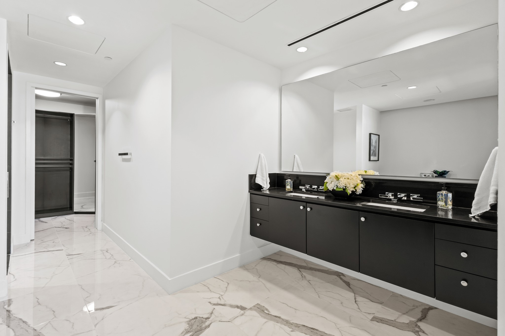 2408 Victory Park Lane 1140