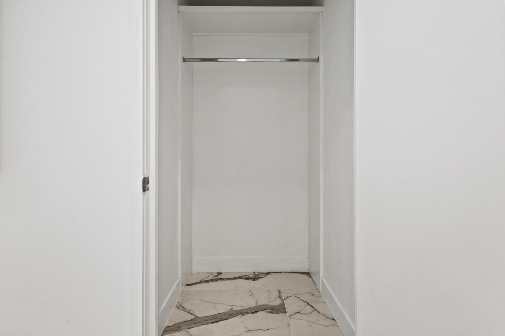 2408 Victory Park Lane 1140