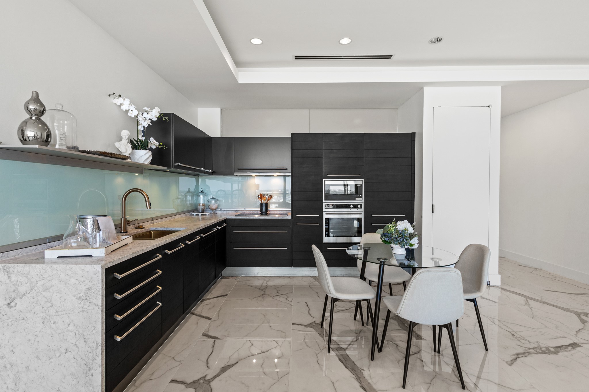 2408 Victory Park Lane 1140