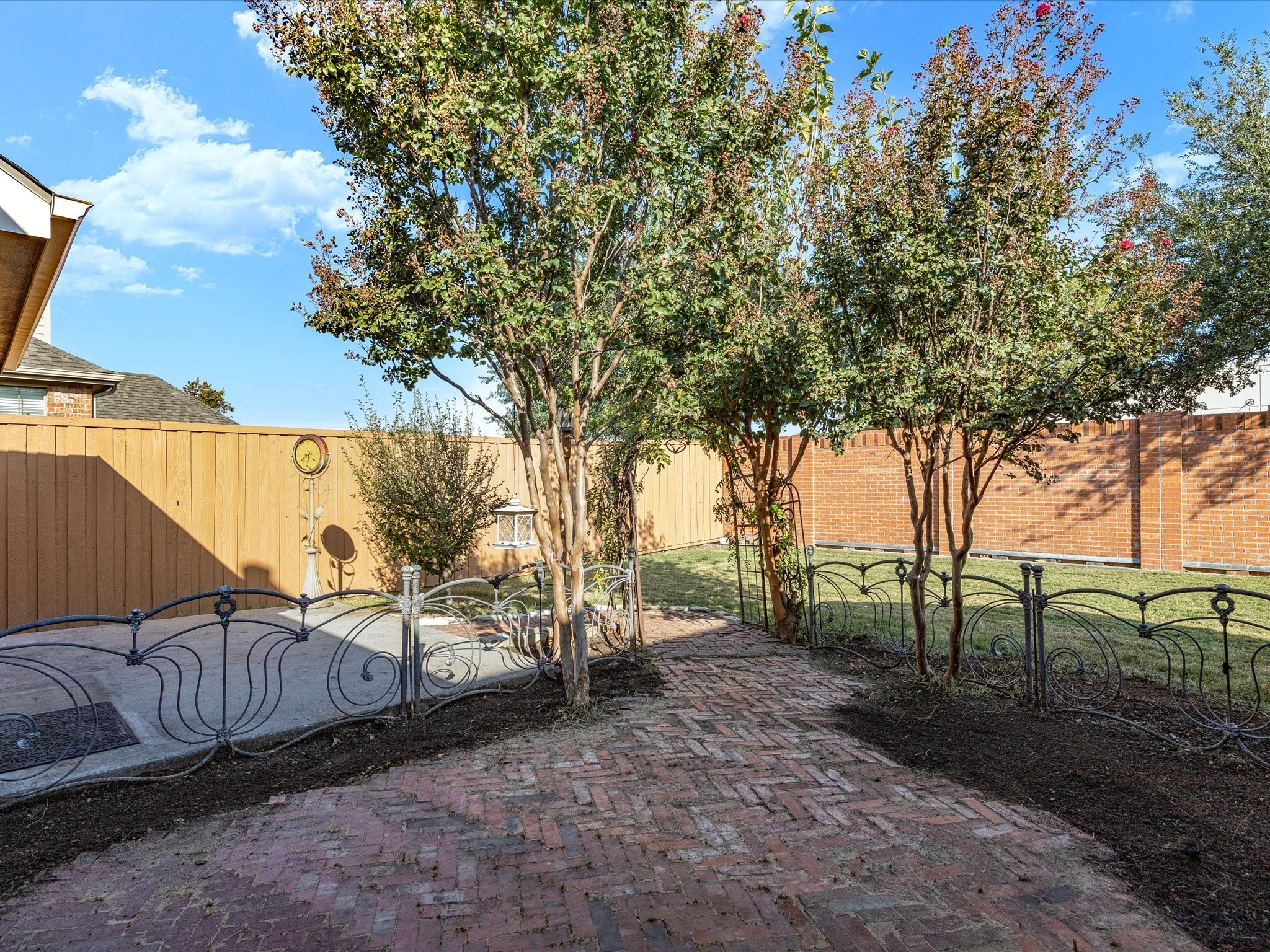 2681 Whispering Trail