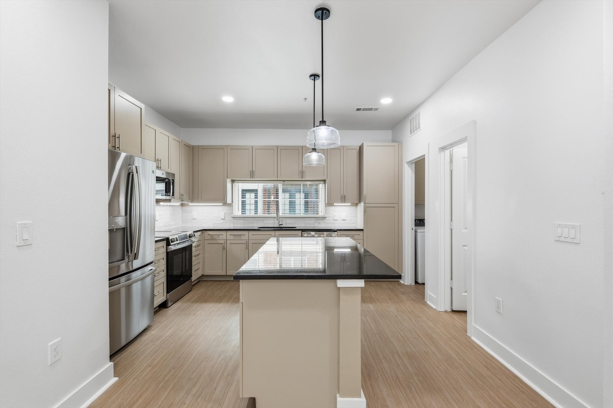 4110 Fairmount Street 1004