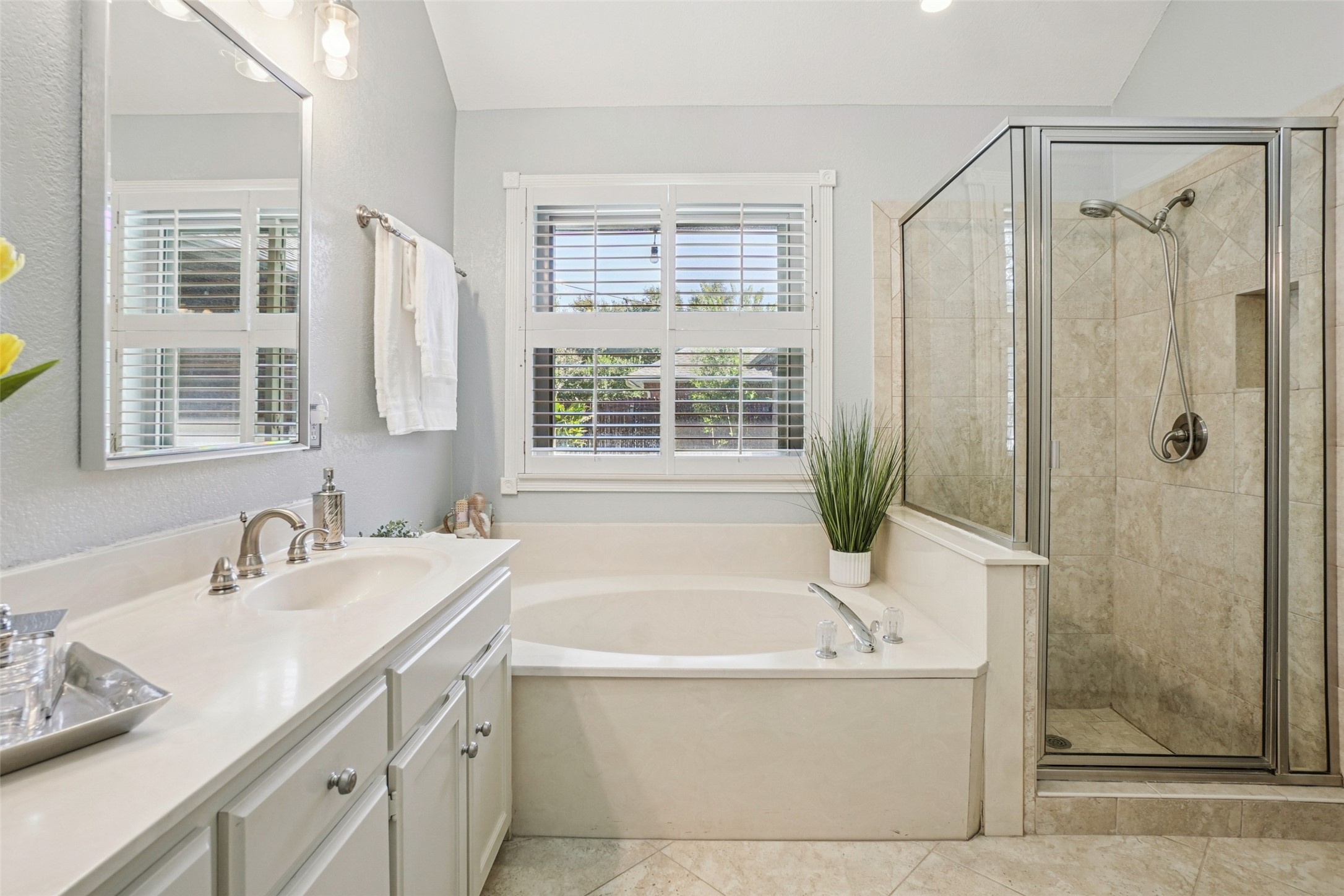 1505 Shadowbrook Drive