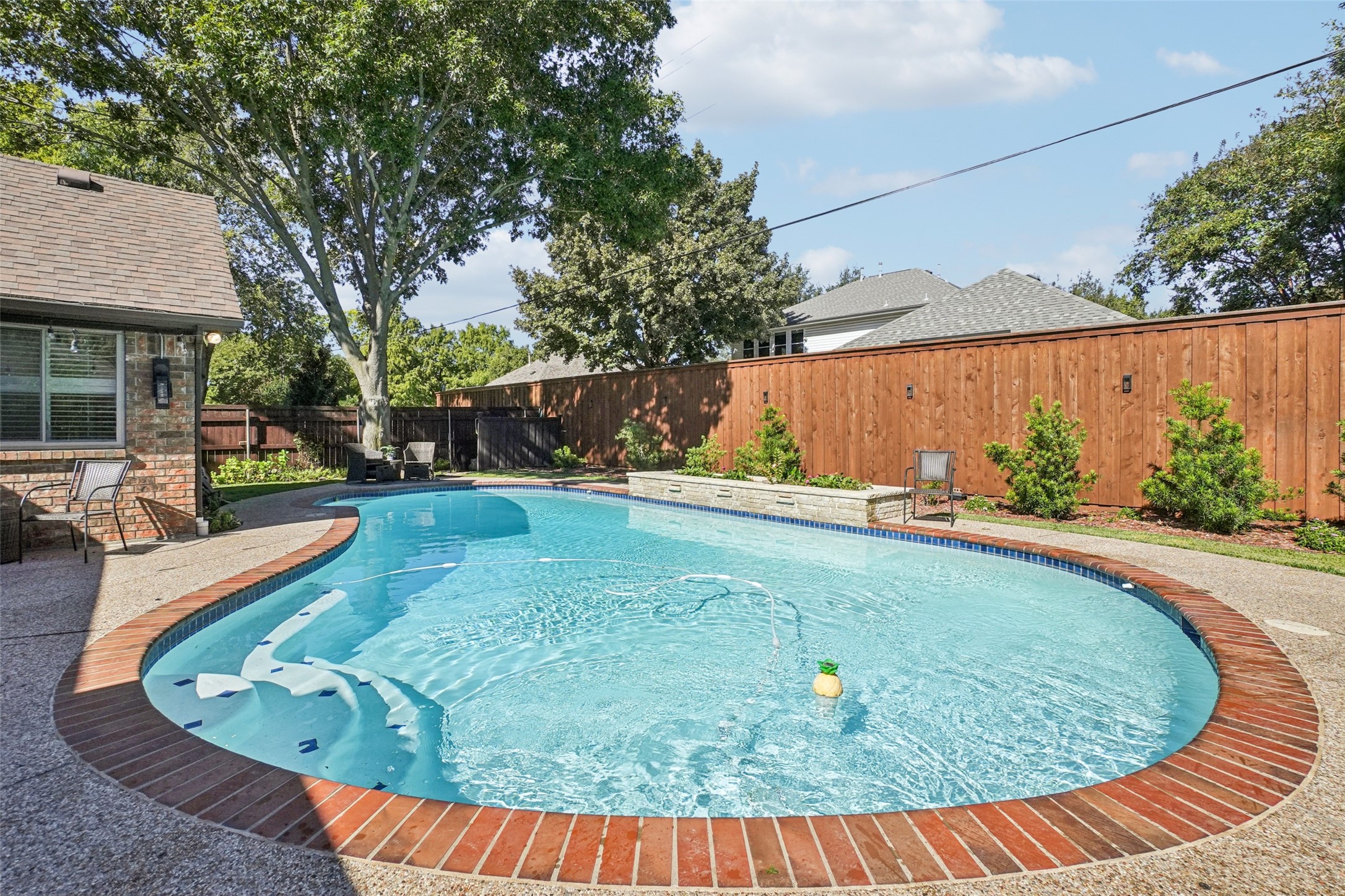 1505 Shadowbrook Drive
