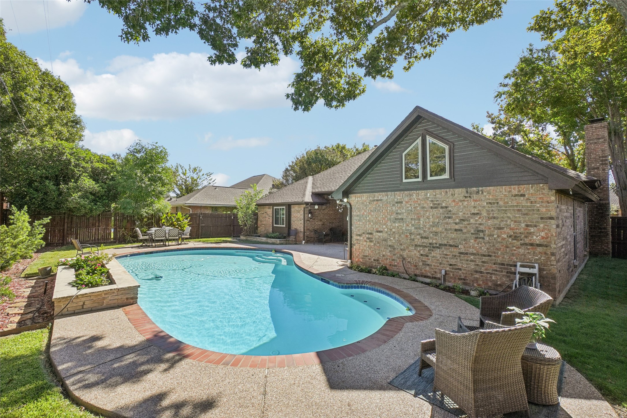 1505 Shadowbrook Drive