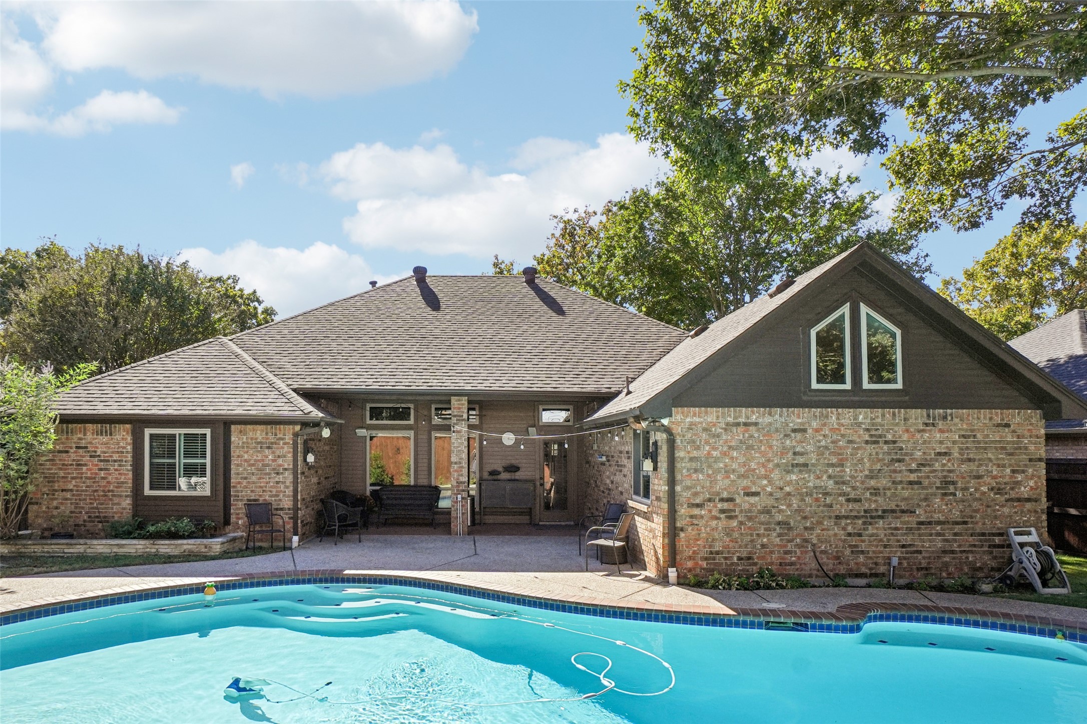 1505 Shadowbrook Drive