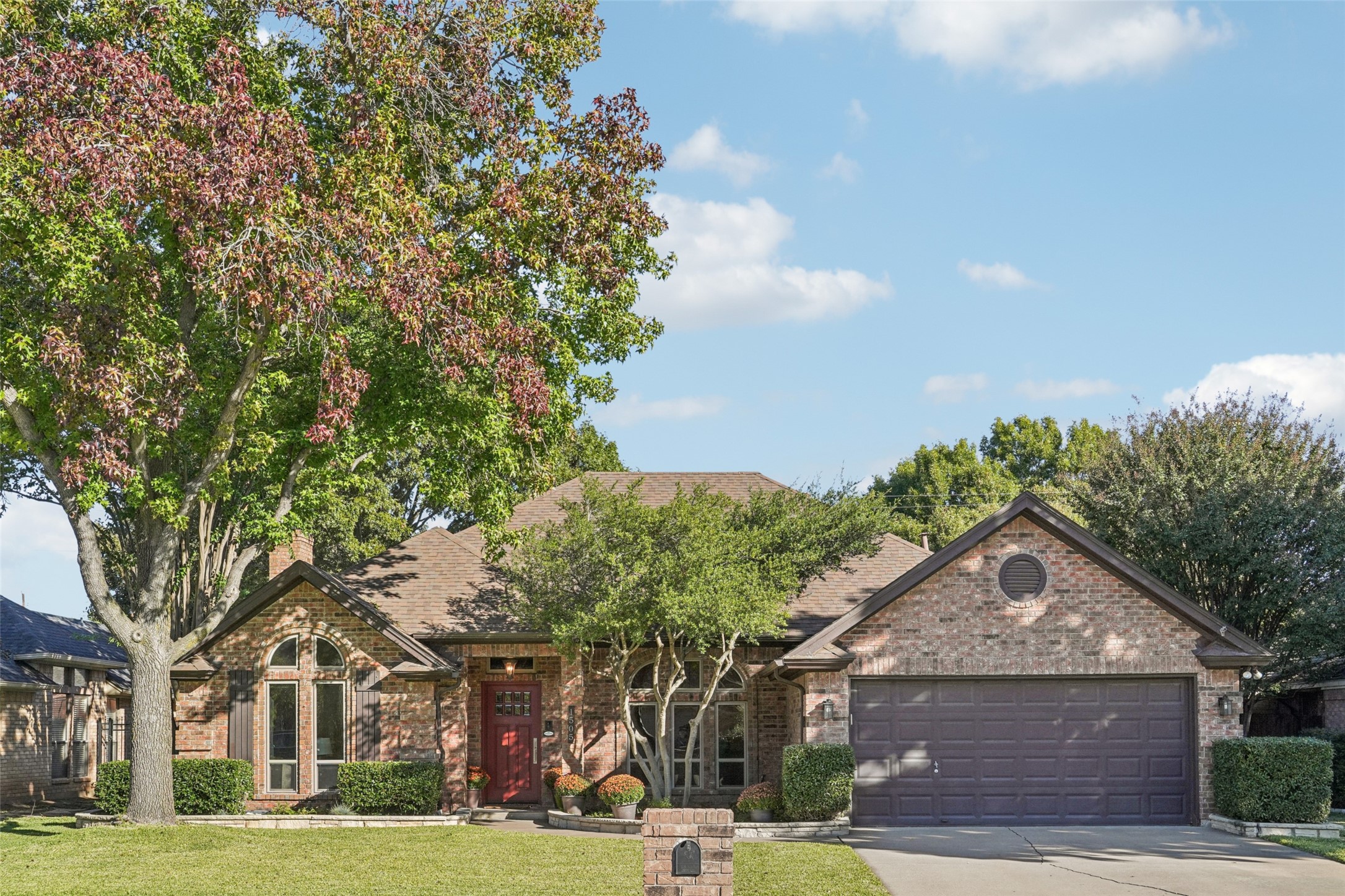 1505 Shadowbrook Drive
