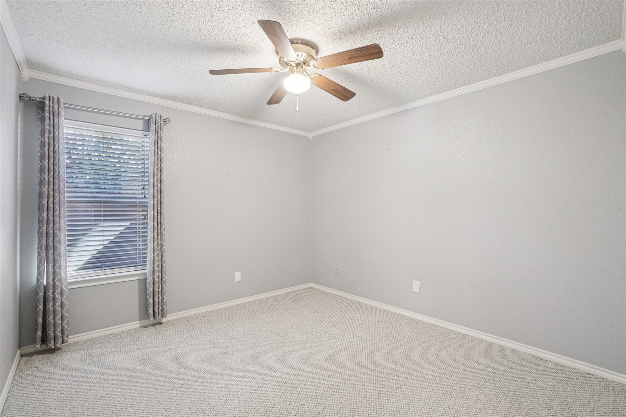 1505 Shadowbrook Drive