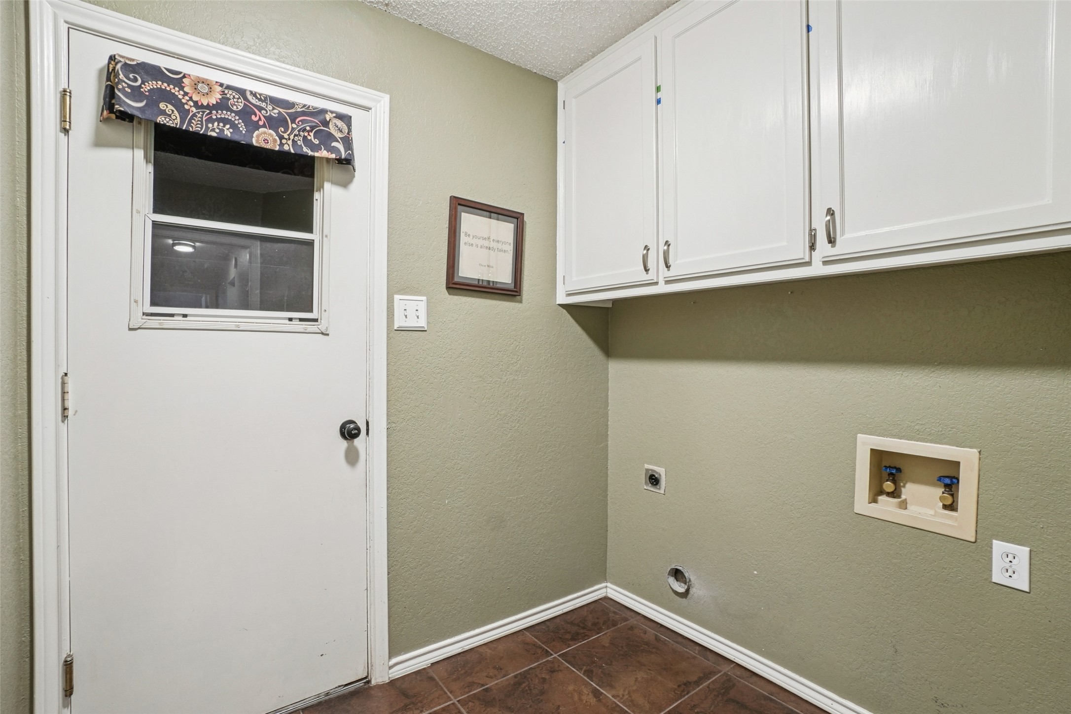 1505 Shadowbrook Drive