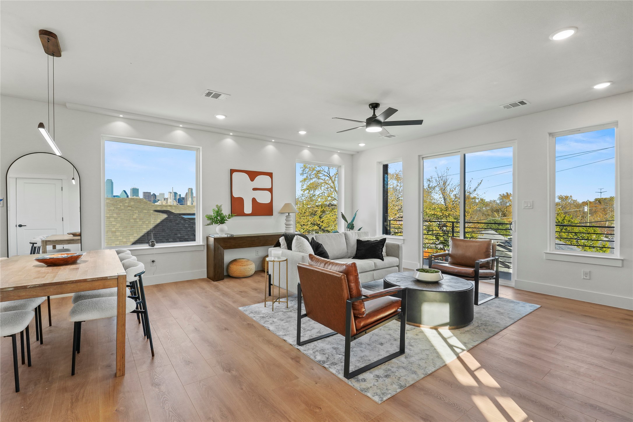325 N Moore