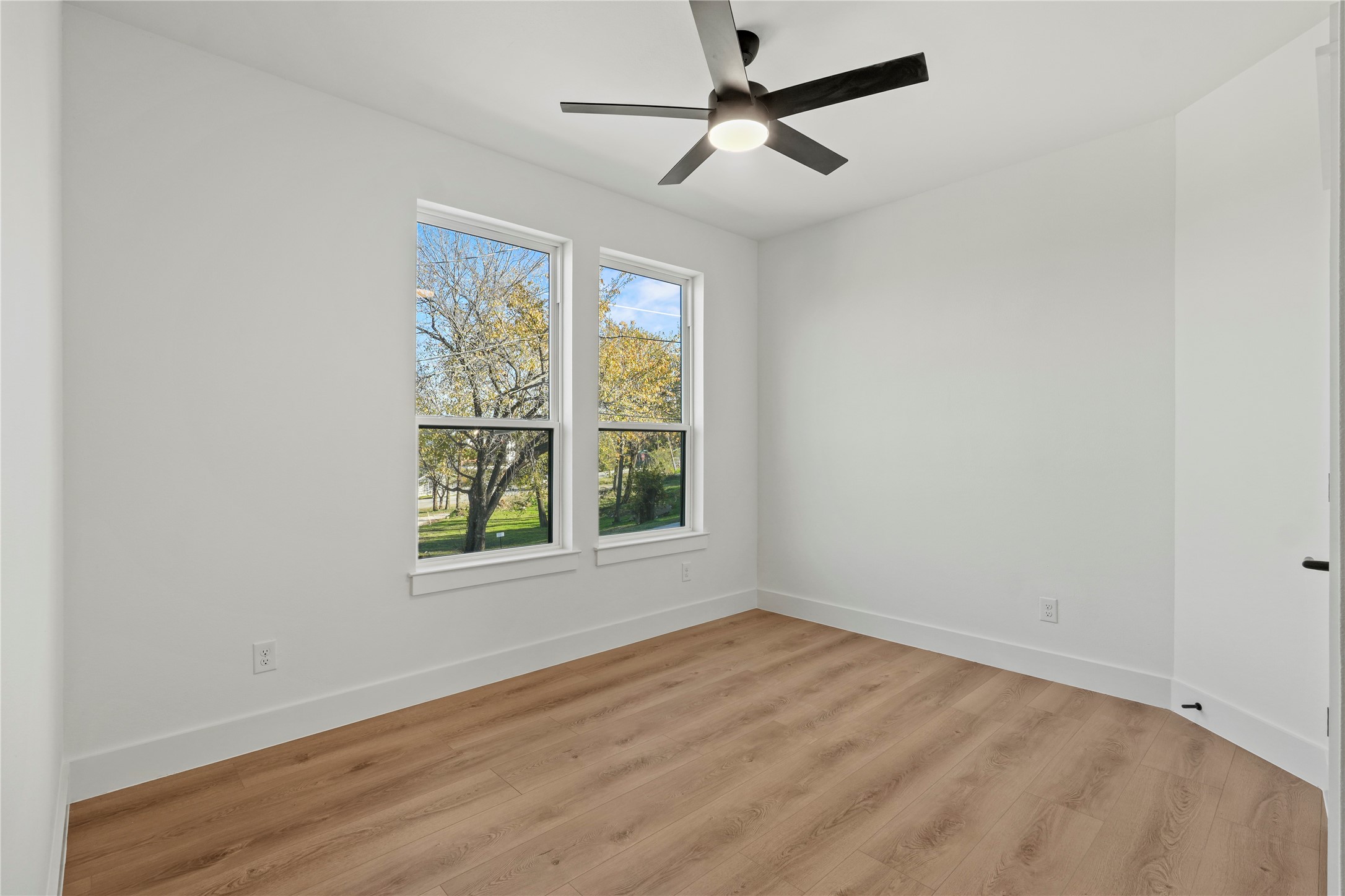325 N Moore