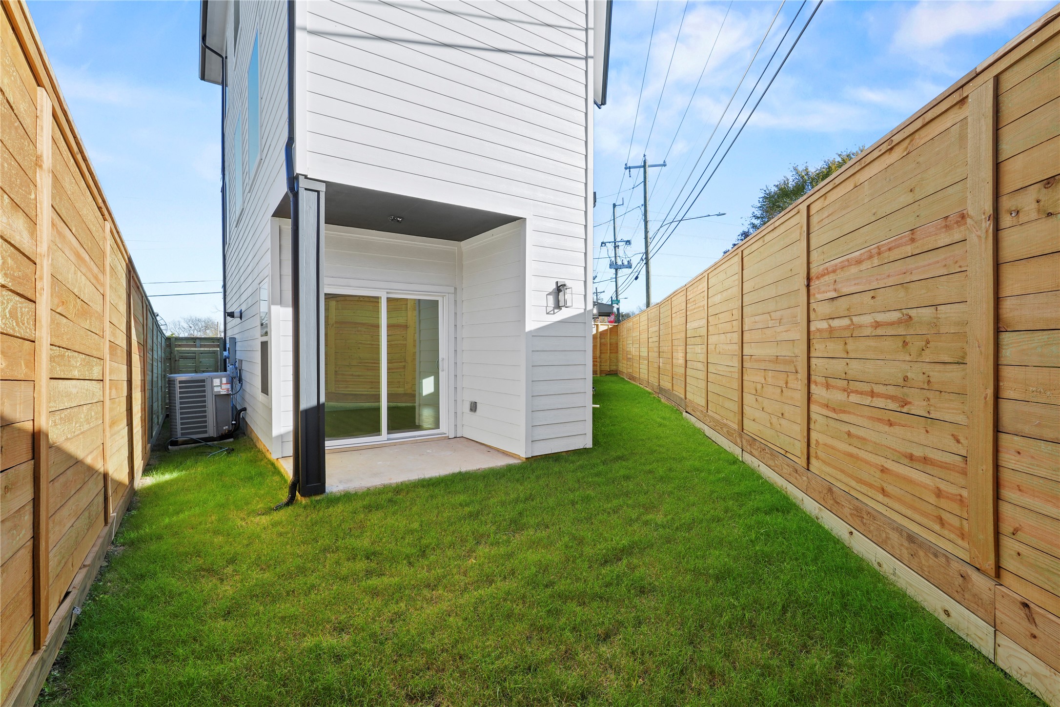 325 N Moore