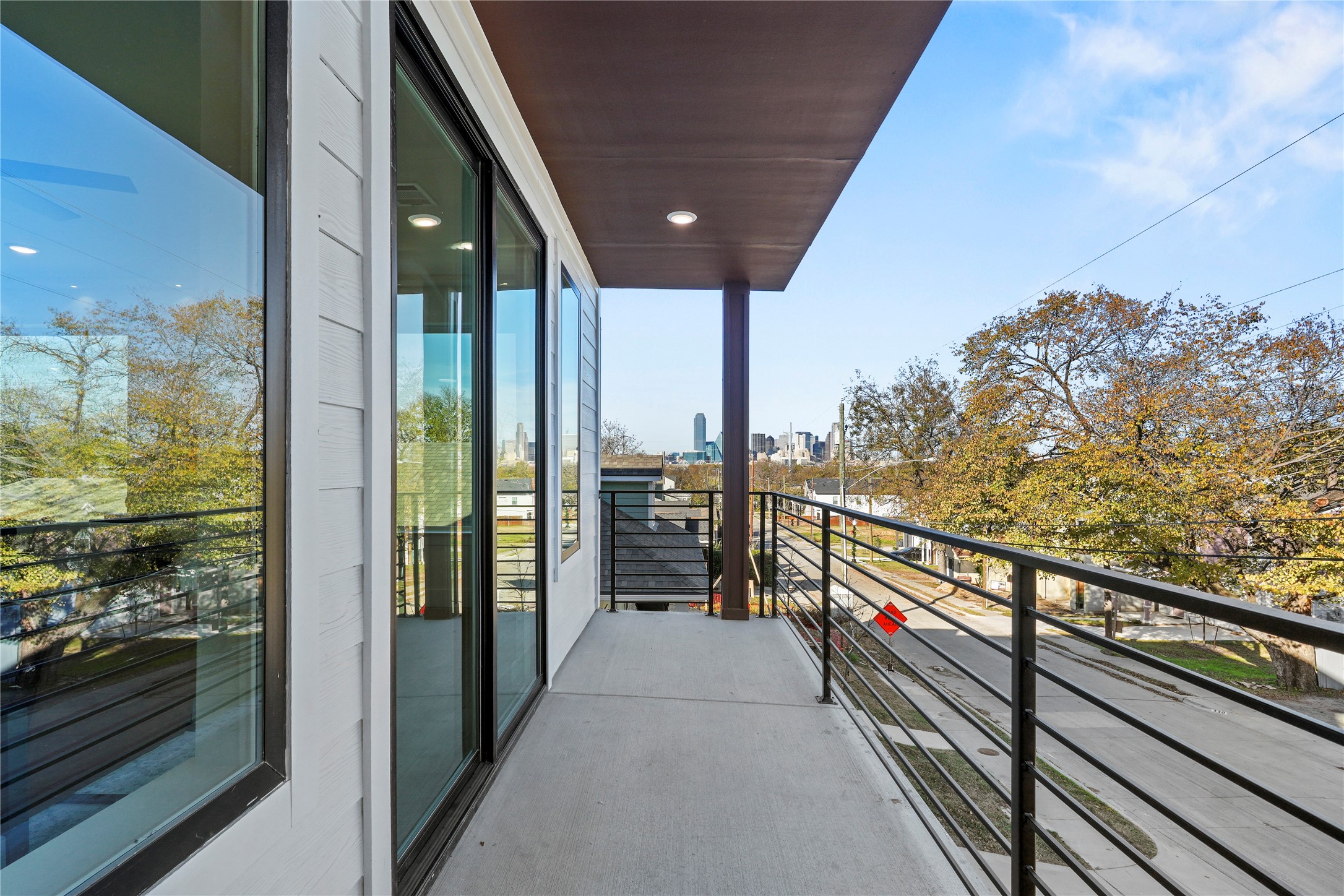325 N Moore