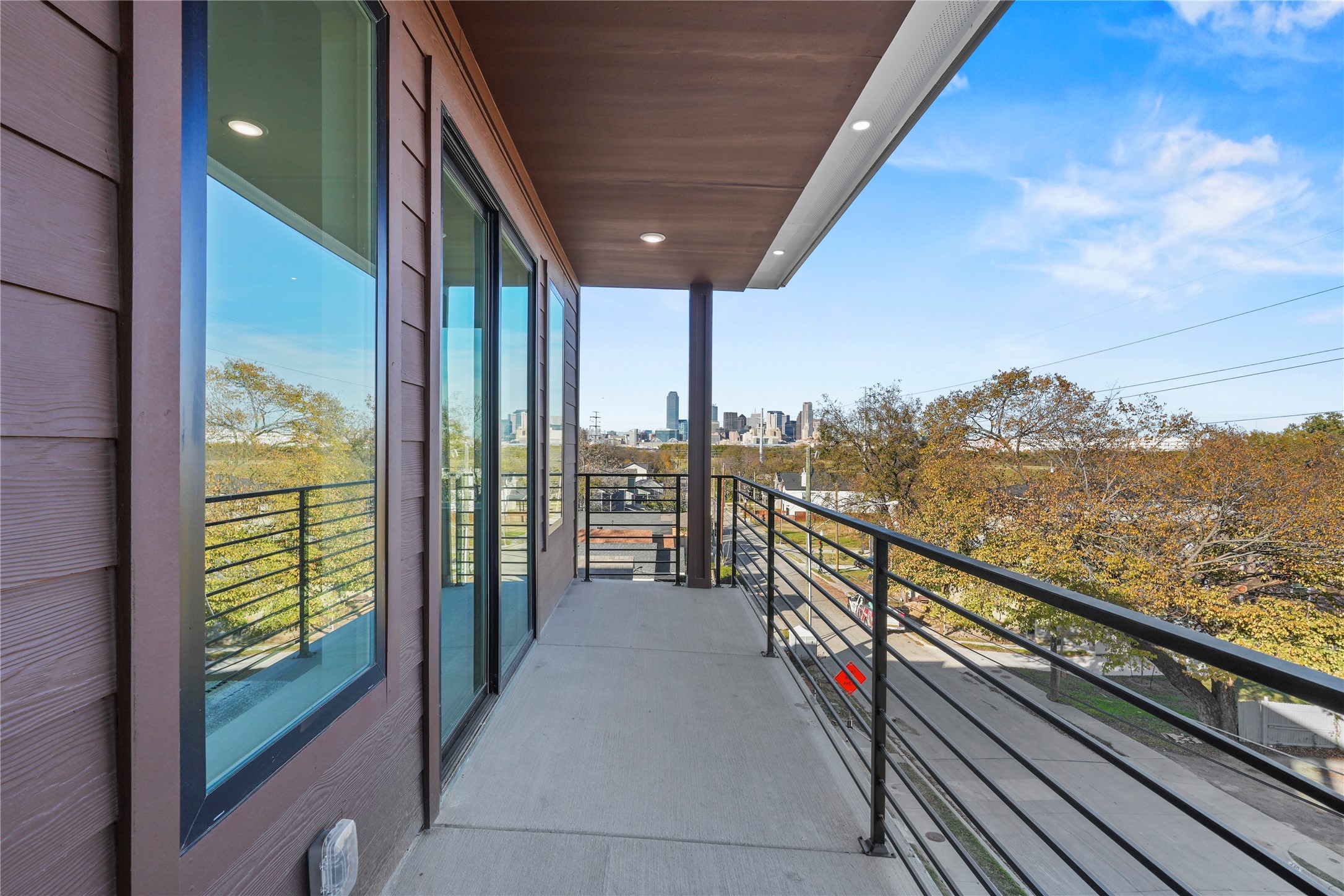 325 N Moore