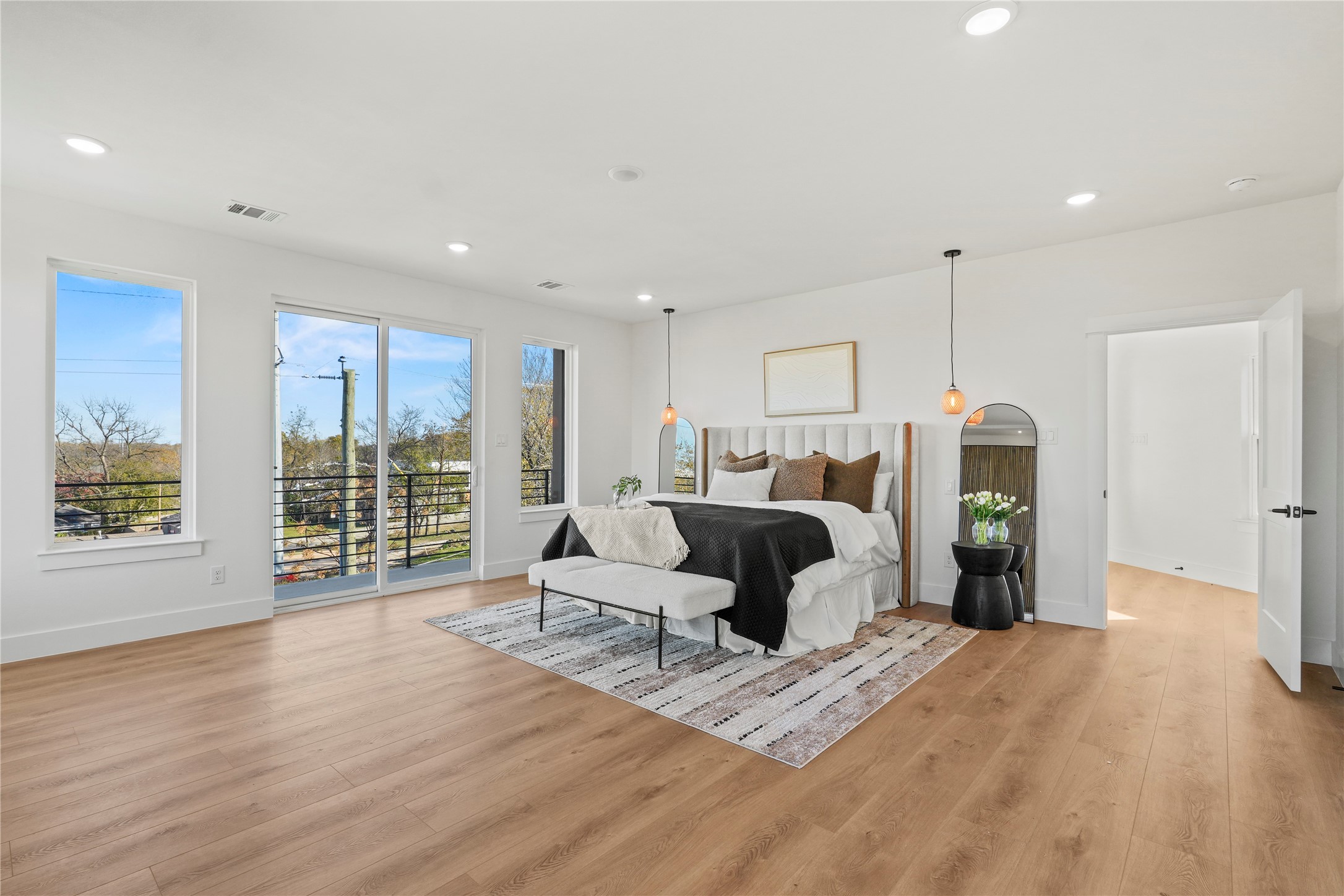 325 N Moore