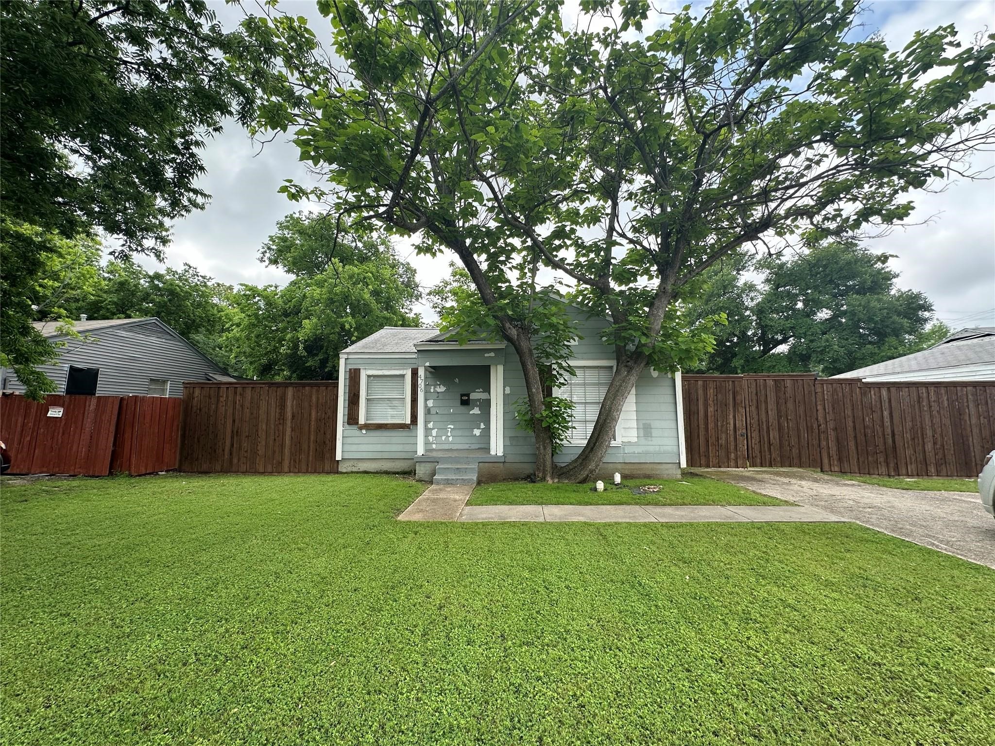 4706 W University Boulevard