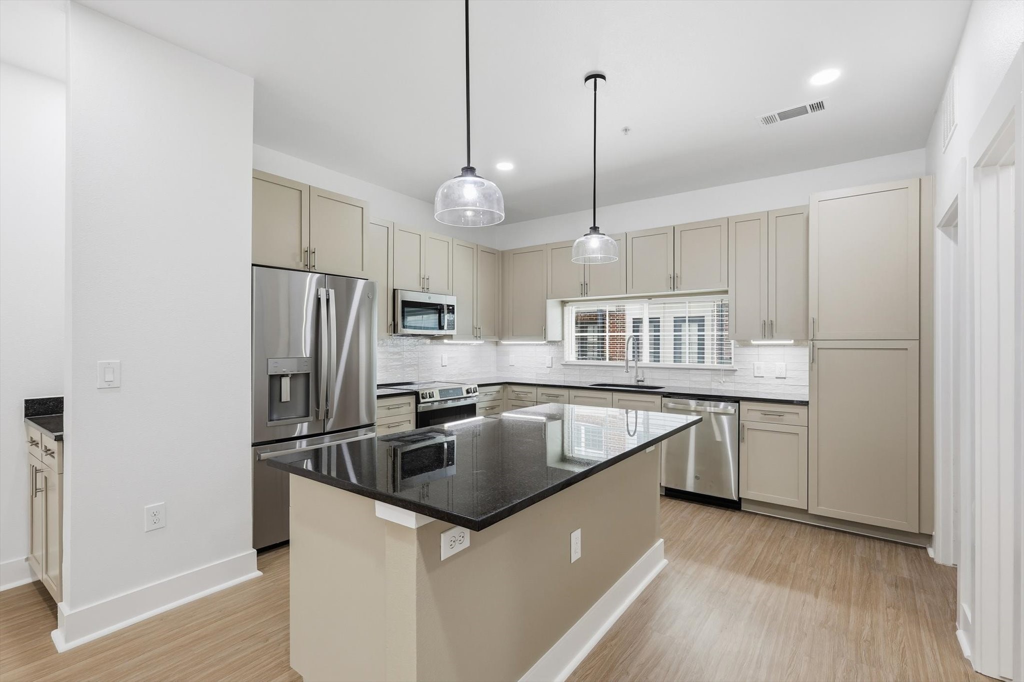 4110 Fairmount Street 1009