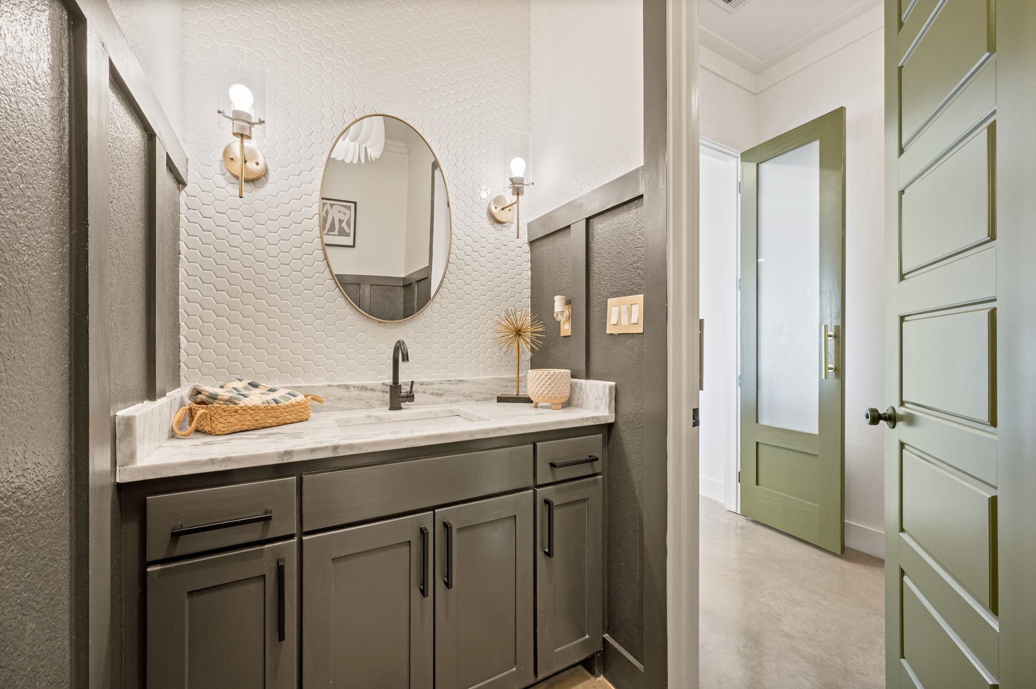 7604 Trailridge Drive