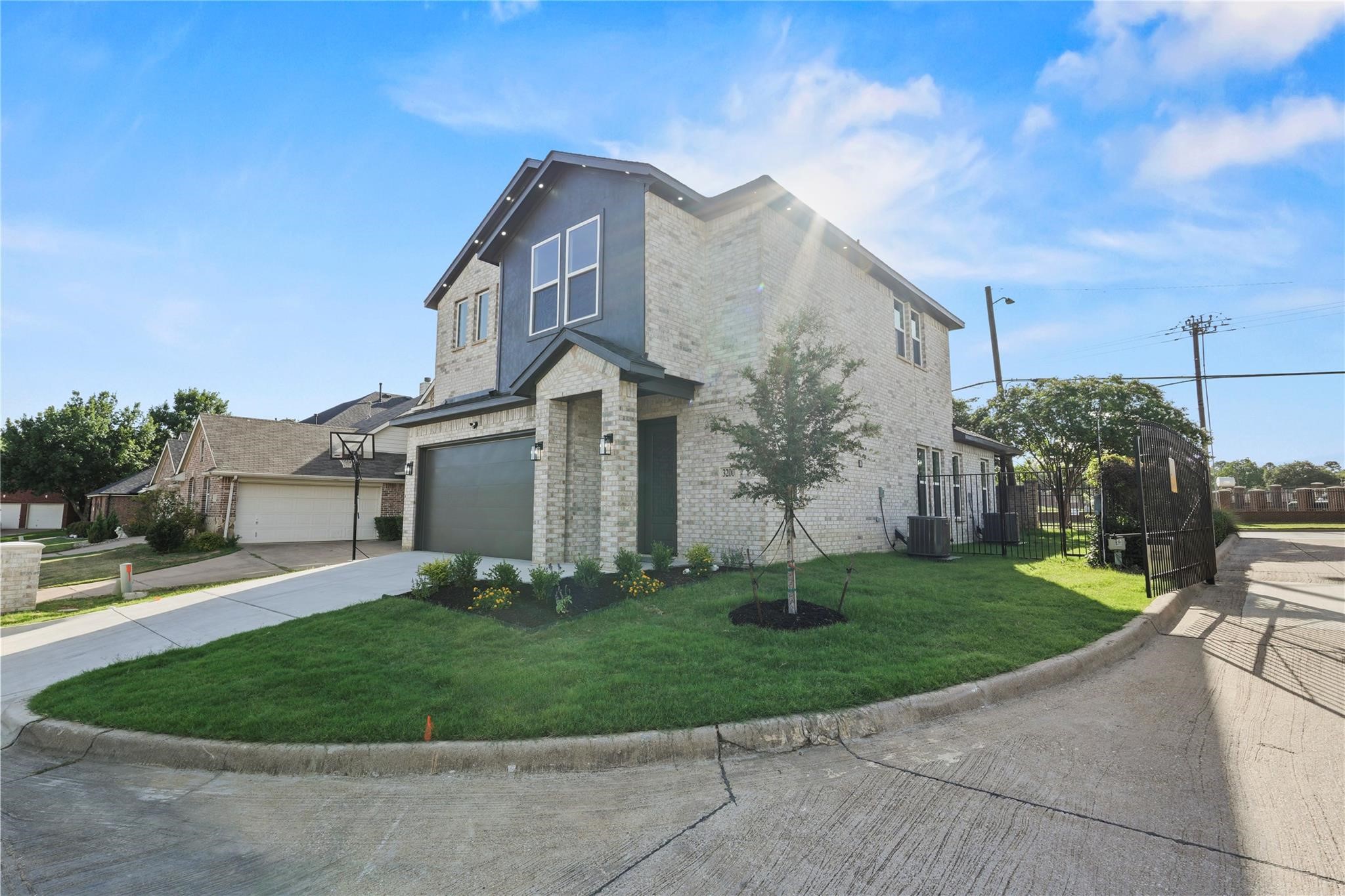 3200 Oak Bourne Drive
