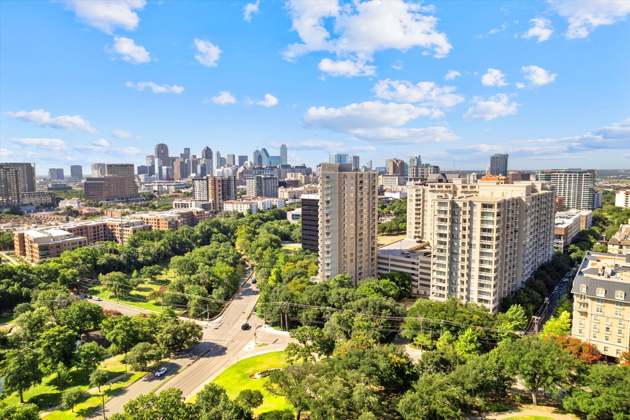 3225 Turtle Creek Boulevard 1009