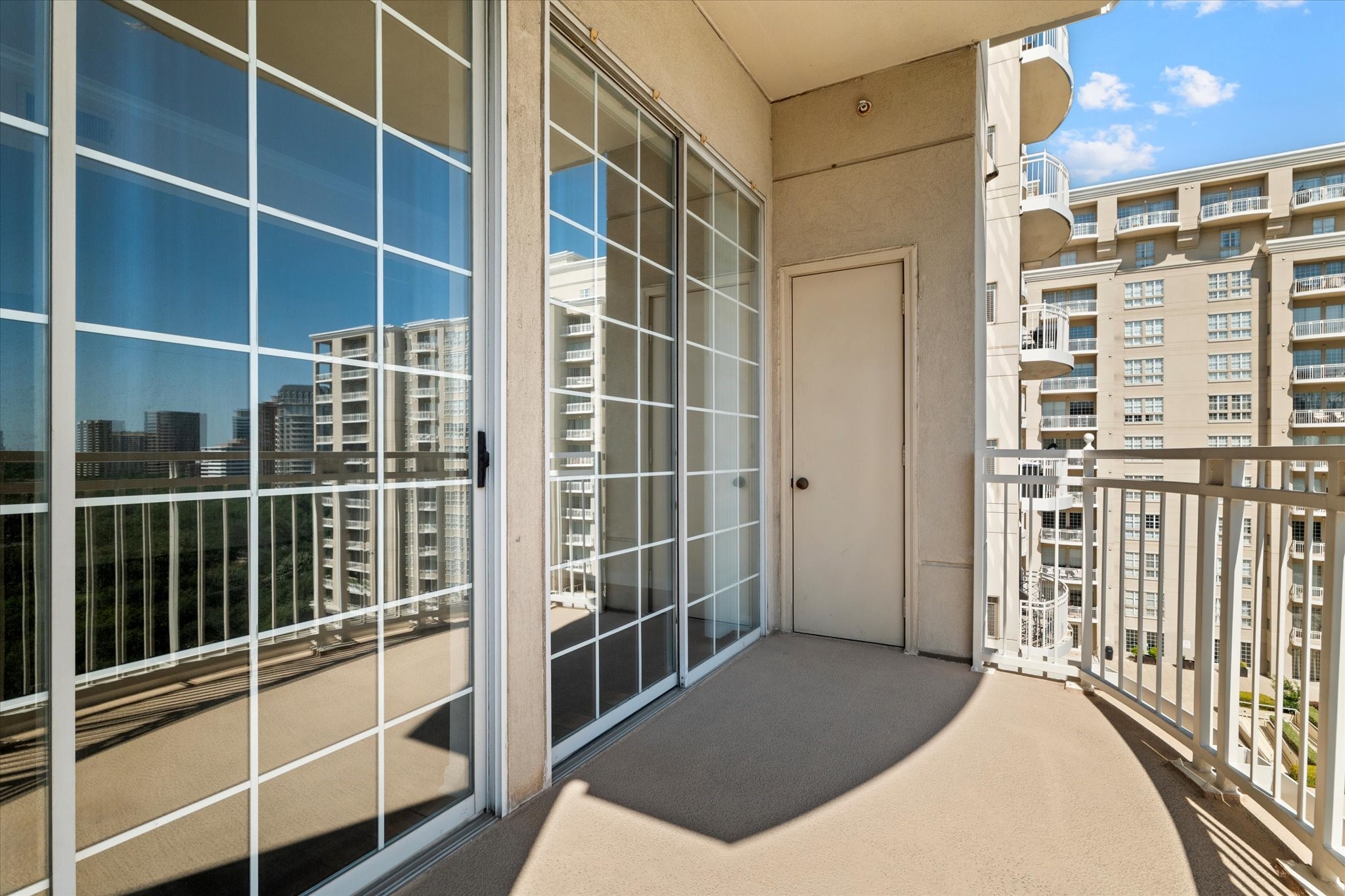 3225 Turtle Creek Boulevard 1009