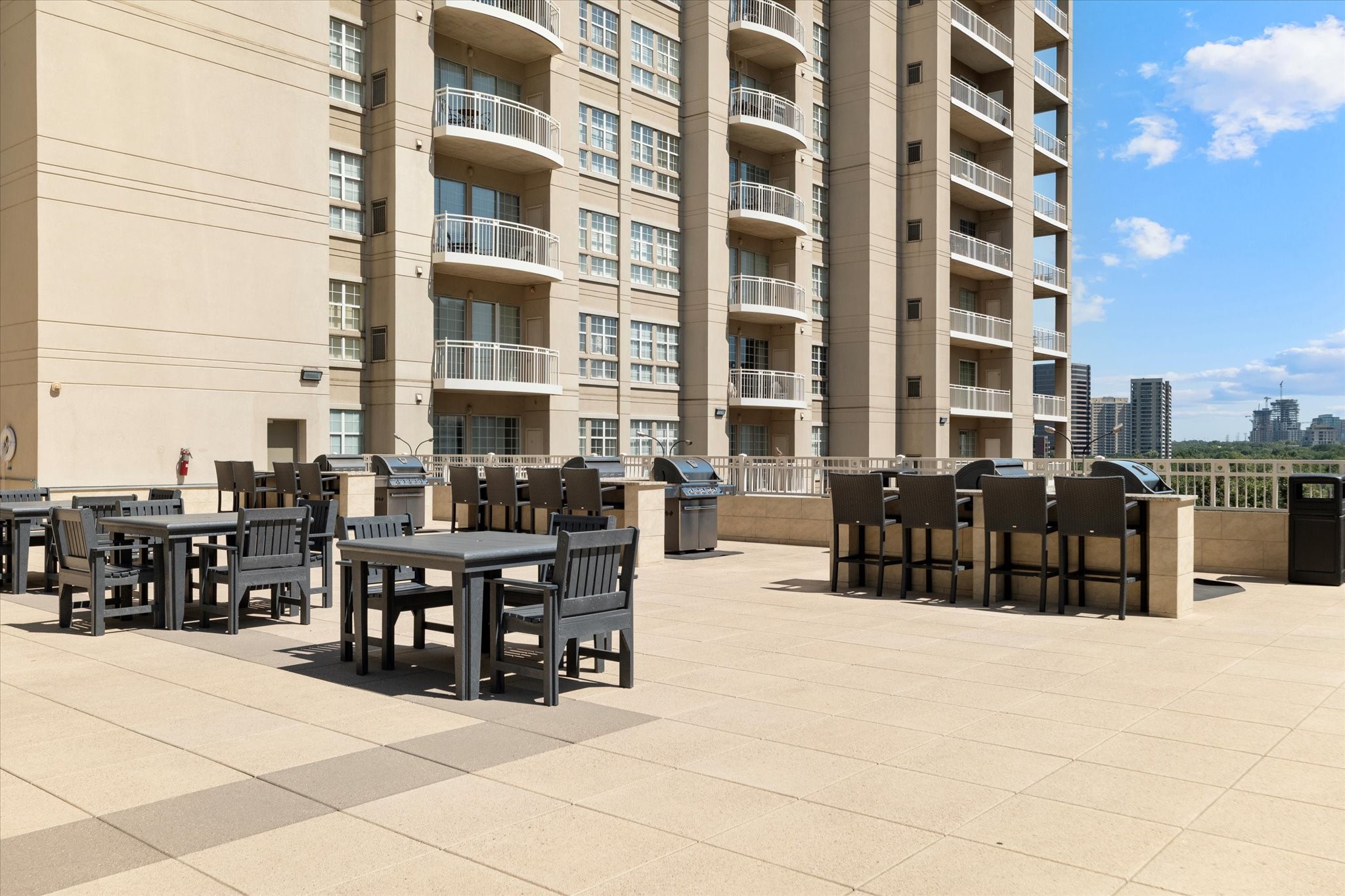 3225 Turtle Creek Boulevard 1009