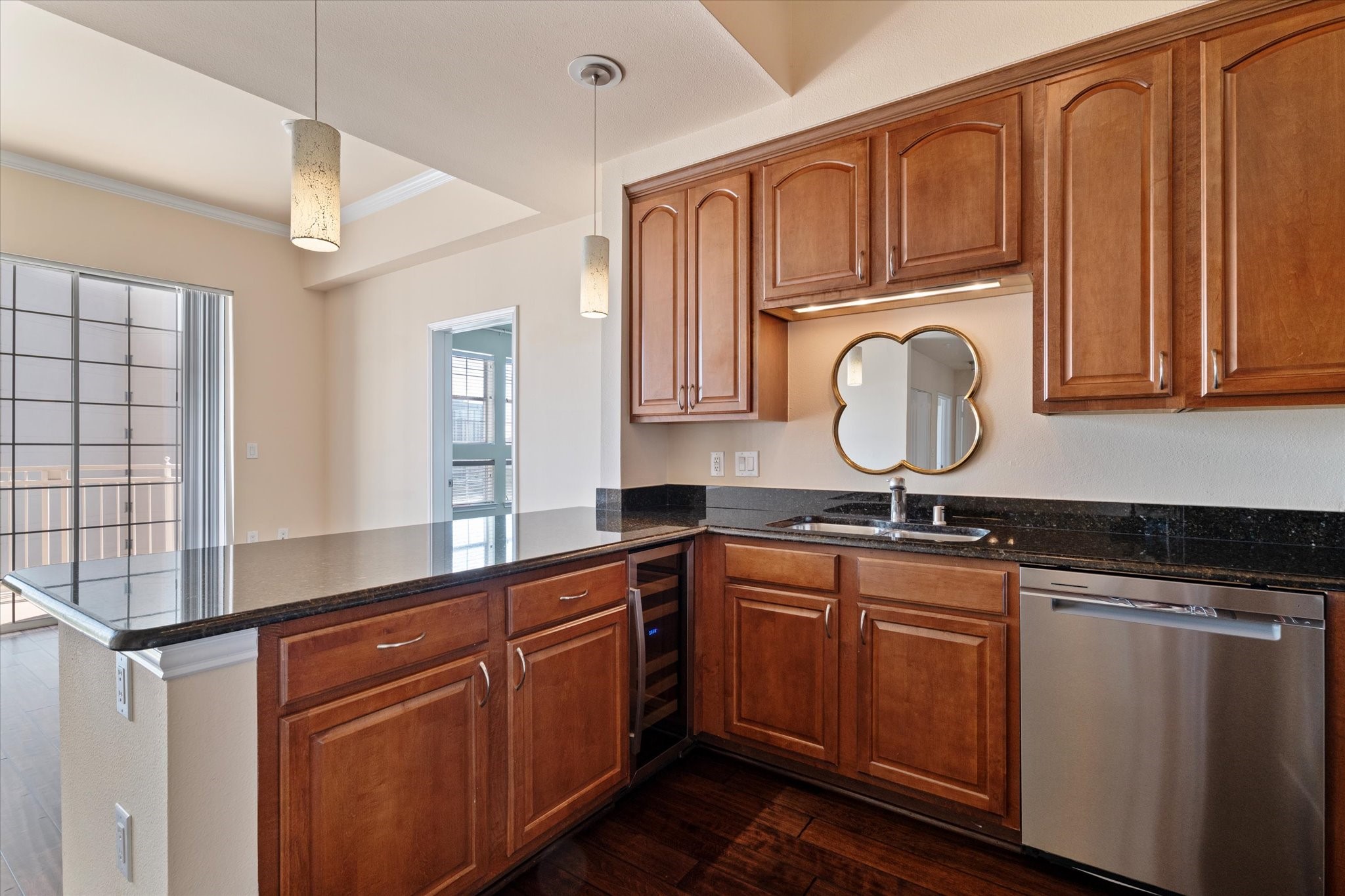 3225 Turtle Creek Boulevard 1009