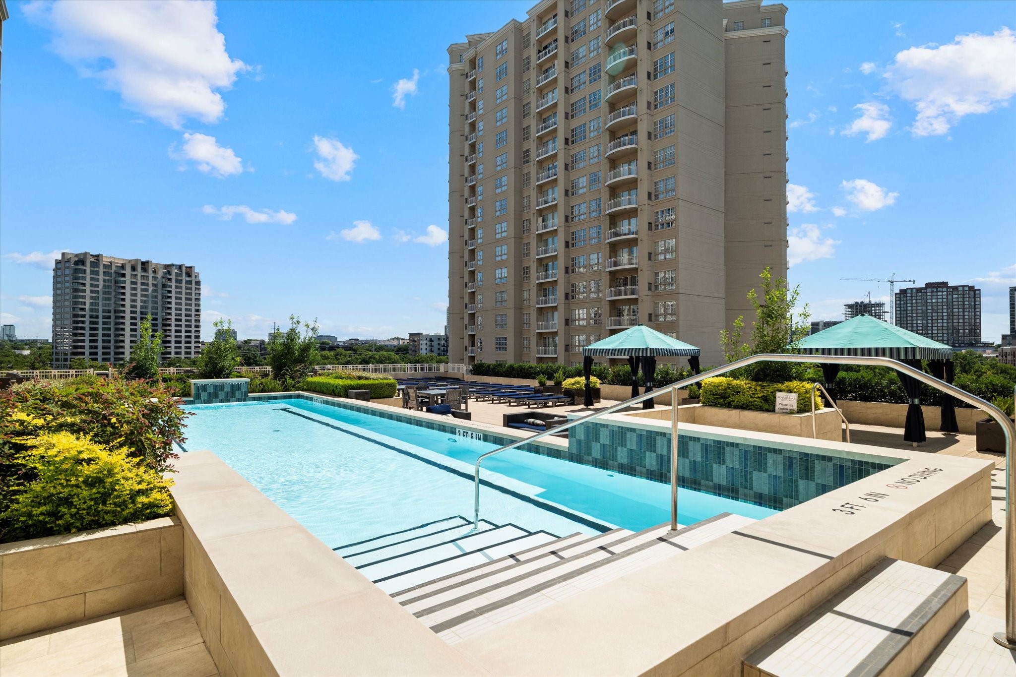 3225 Turtle Creek Boulevard 1009