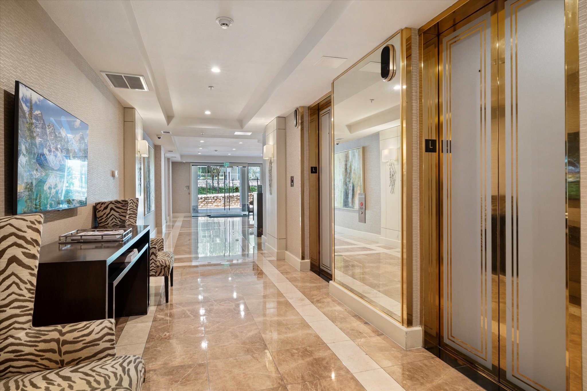 3225 Turtle Creek Boulevard 1009