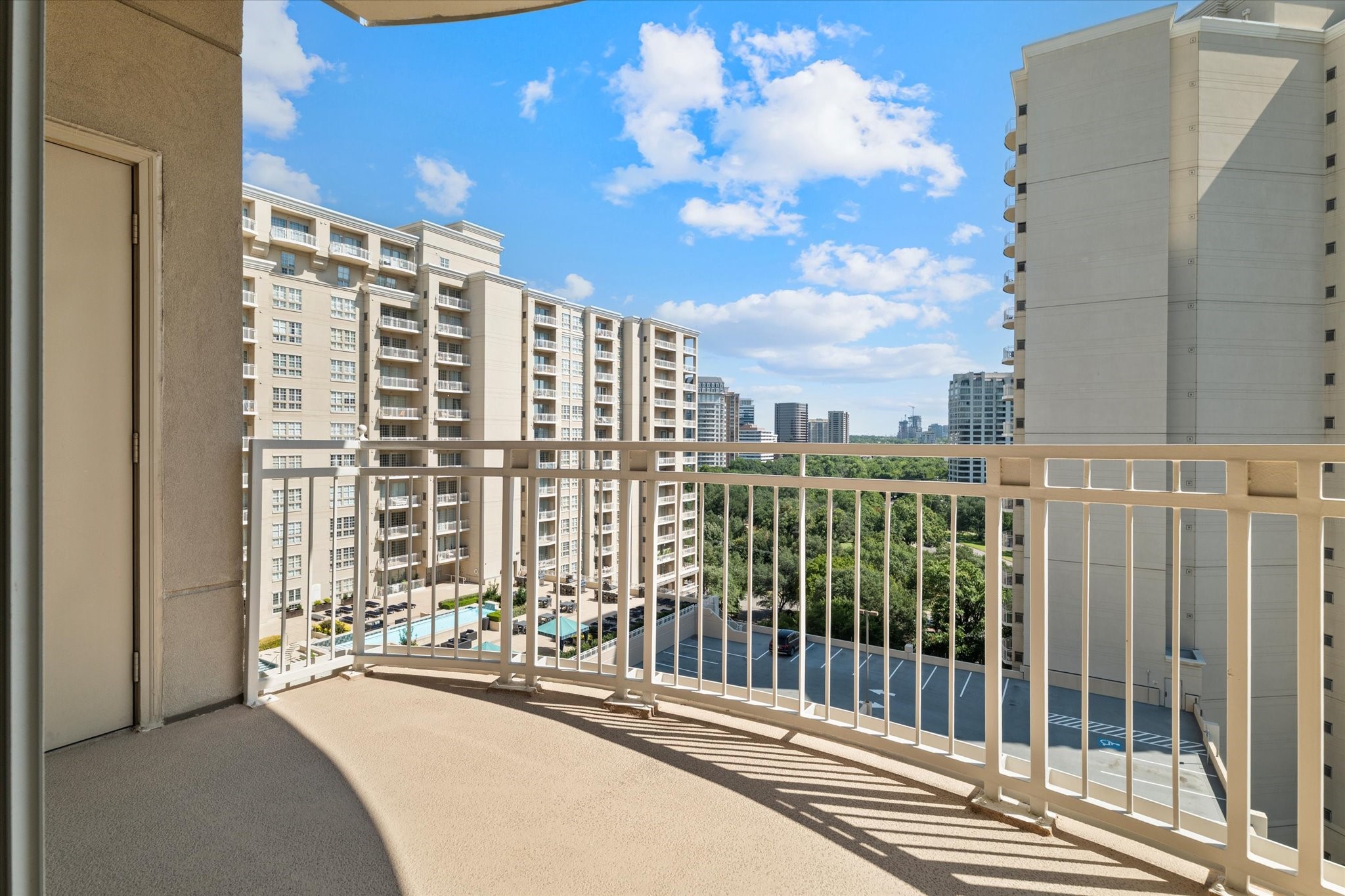3225 Turtle Creek Boulevard 1009