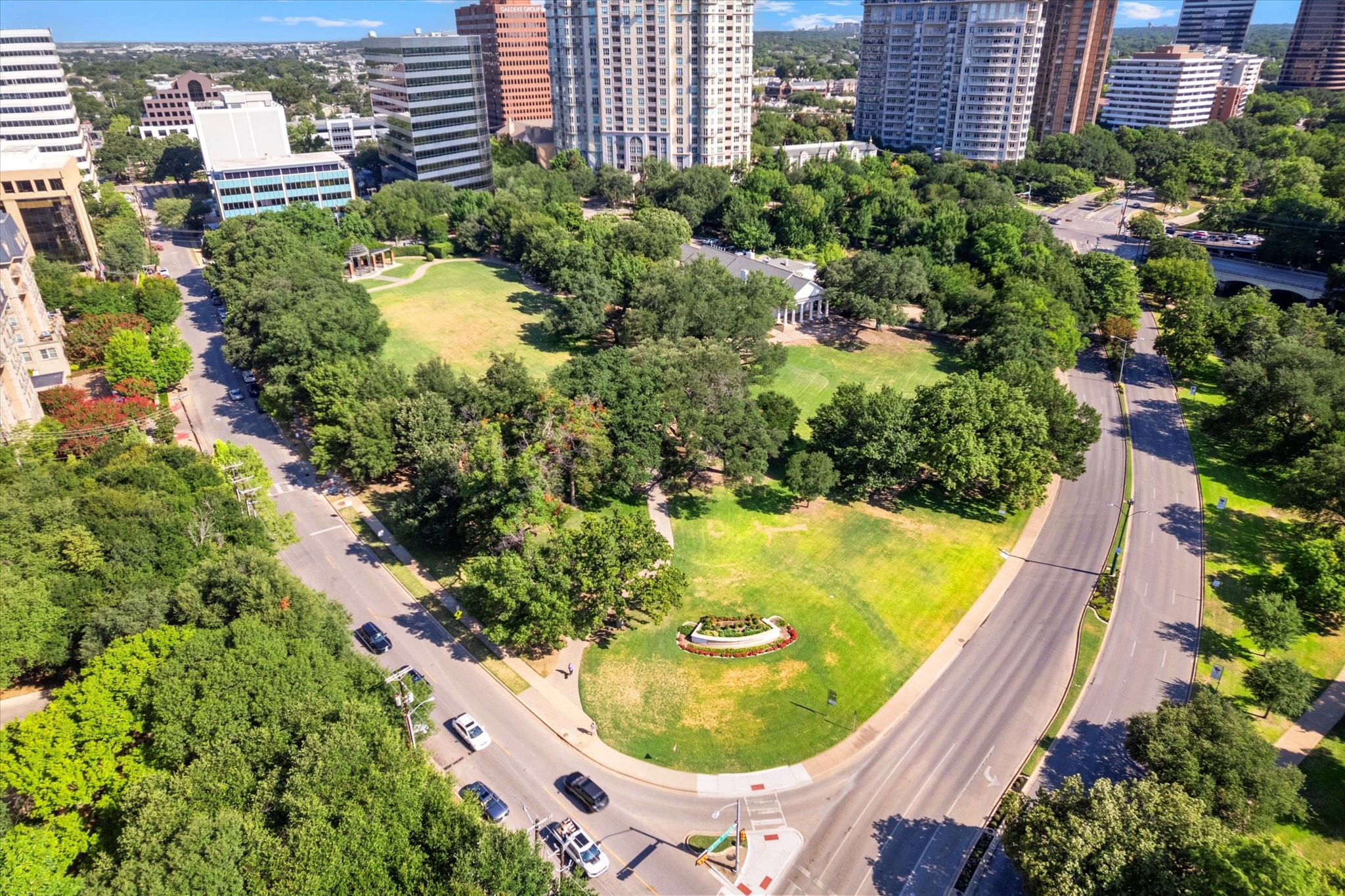 3225 Turtle Creek Boulevard 1009